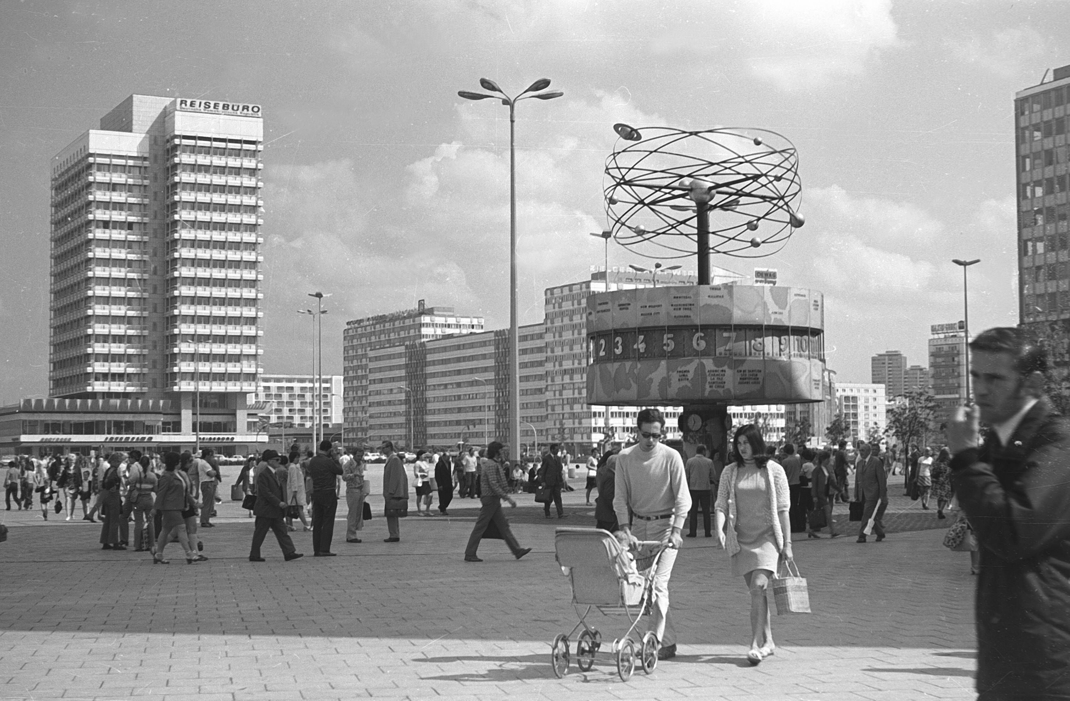 DDR ist ihm zu hässlich! Student will „Haus des Reisens“ abreißen