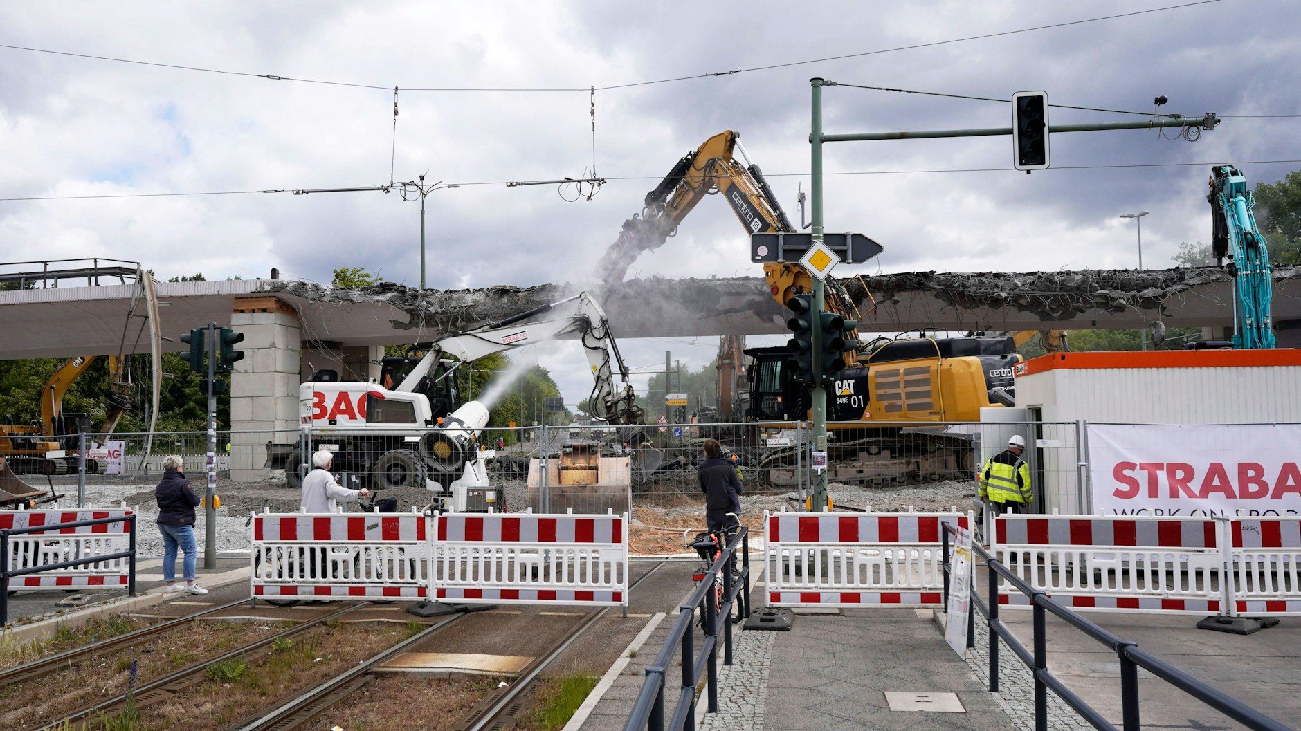 Der Abriss der Brücke An der Wuhlheide ist wohl die Baustelle, die viele Berlinerinnen und Berliner am meisten beschäftigt. Doch es ist nicht die einzige Baustelle, die es in der Hauptstadt gibt - und am Montag kommen weitere hinzu!