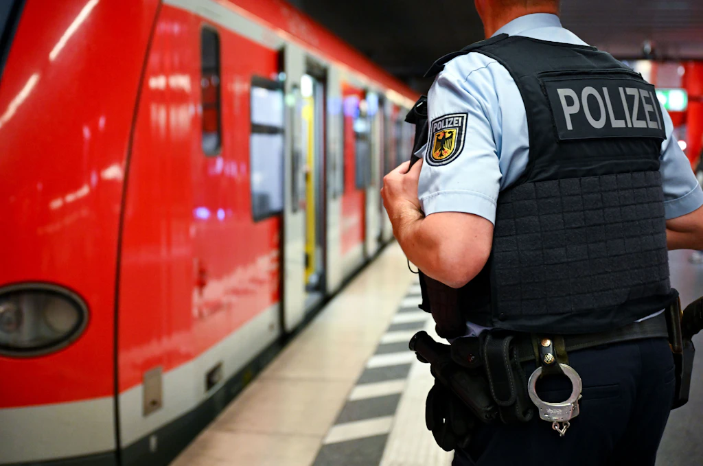 Tren çalışanlarına ve federal polis memurlarına yapılan saldırıların sayısı