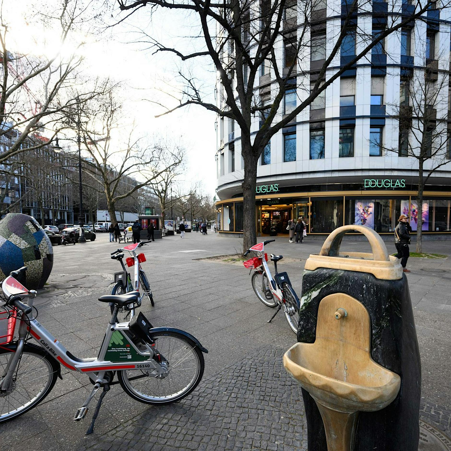 Harald-Juhnke-Platz in Charlottenburg: So groß soll er genau werden