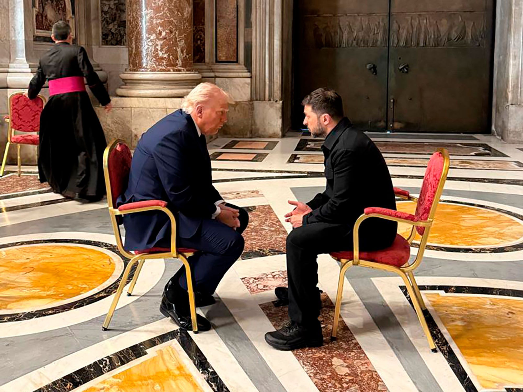 Ukraine zerstört russische Bomber: Axios-Korrektur wirft Fragen auf – war Trump vorab informiert?