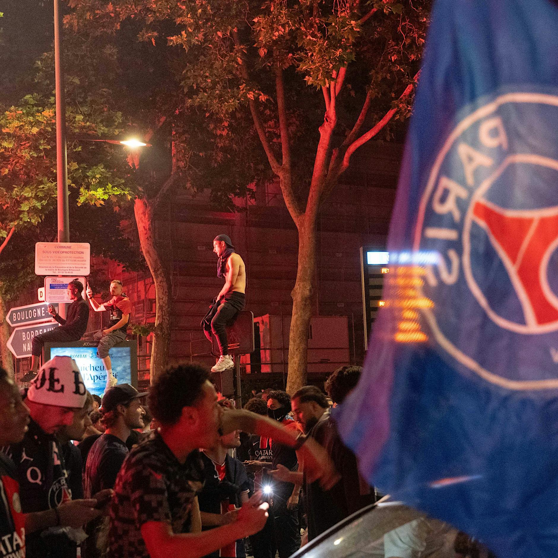 Frankreich: Auto rast in Menschenmenge nach PSG-Sieg – Familie verletzt