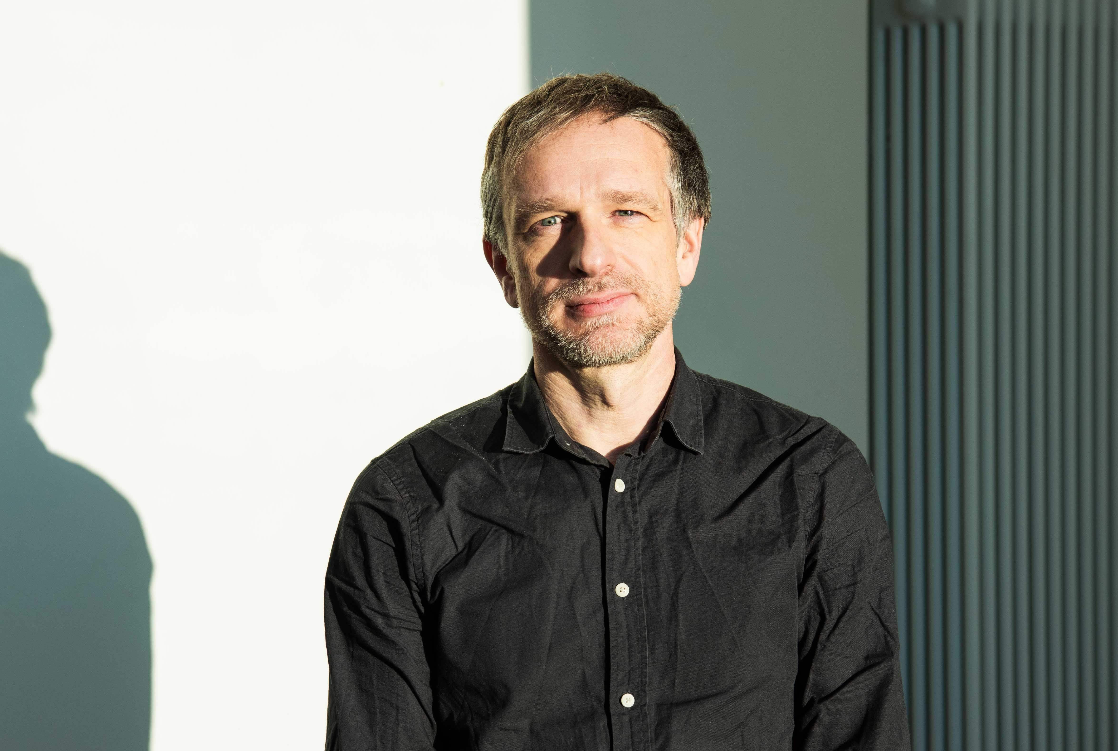 Alexander Teske über Seitenwechsler: Wie Politik und Medien Hand in Hand arbeiten