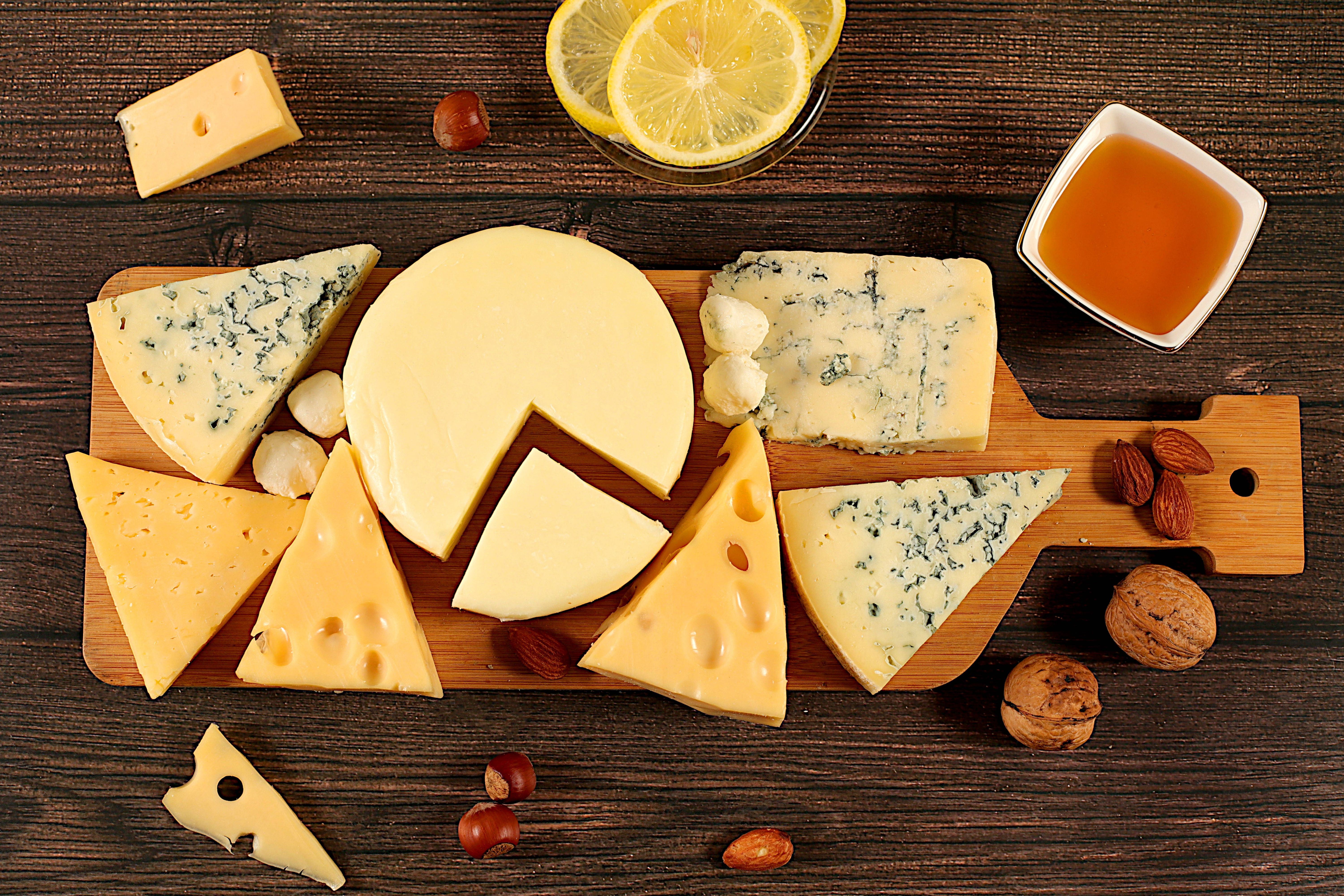 Image - Unnützes Wissen: Woher kommen Roquefort, Edamer, Cheddar und Feta?