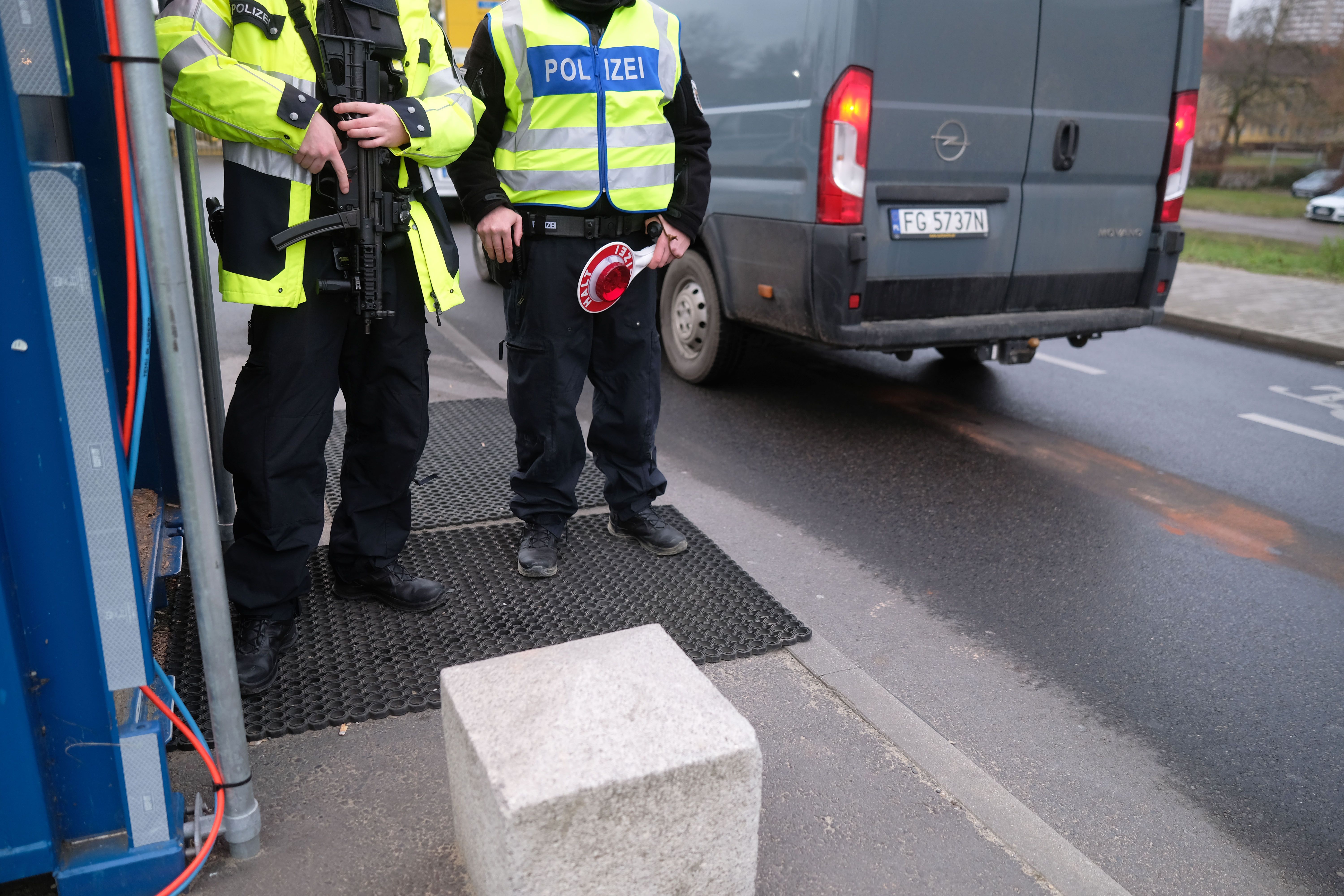 Berliner Gericht: Grenz-Zurückweisungen sind illegal – Dobrindt hält an Maßnahme fest