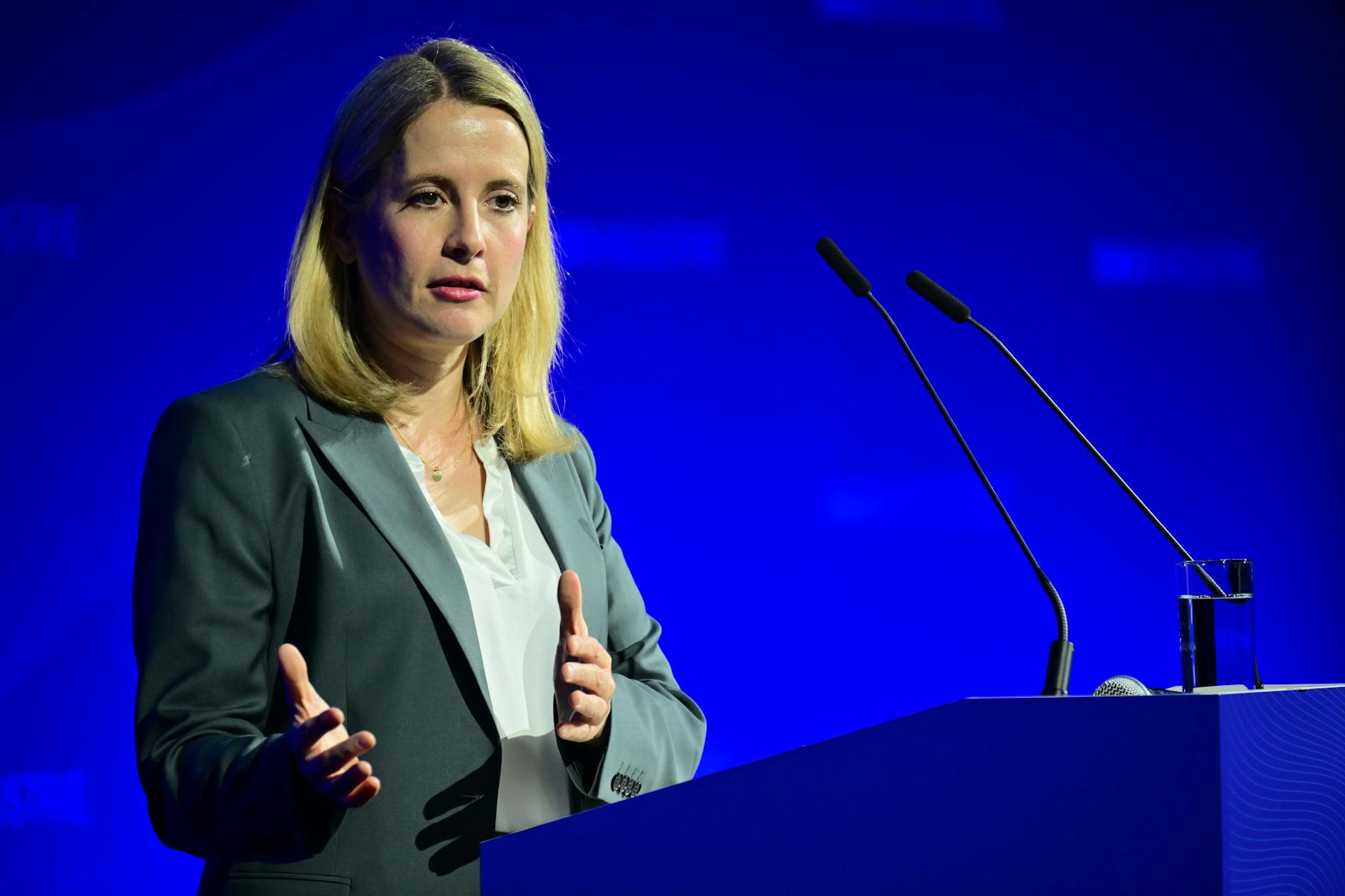 Verena Hubertz zum Bau-Turbo in Berlin: Sie wolle Bauvorhaben beschleunigen – notfalls auch mit der Brechstange. Doch ausgerechnet in Berlin droht der Turbo zur Fehlzündung zu werden.