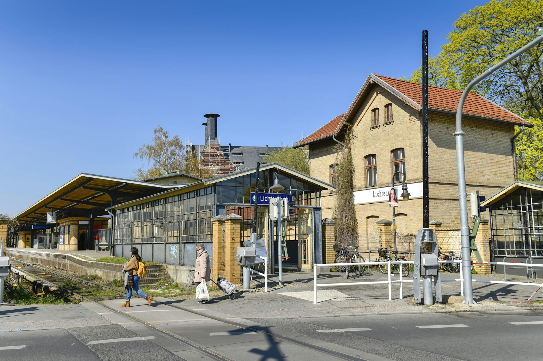 Tempelhof-Schöneberg: Die Bauarbeiten an der Lichtenrader Bahnhofstraße gehen voran.