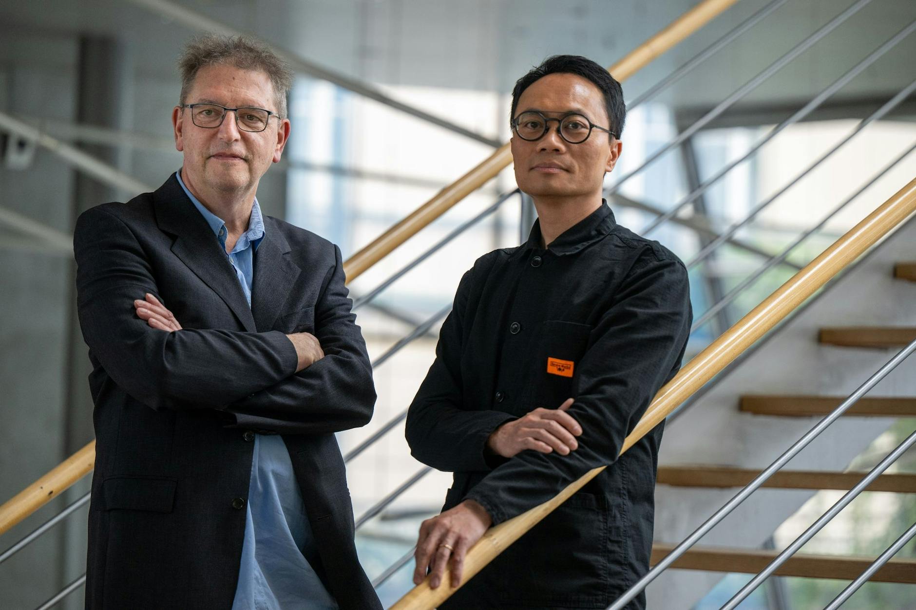 Manos Tsangaris und Anh-Linh Ngo, Präsident und Vizepräsident der Akademie der Künste (v.l.)