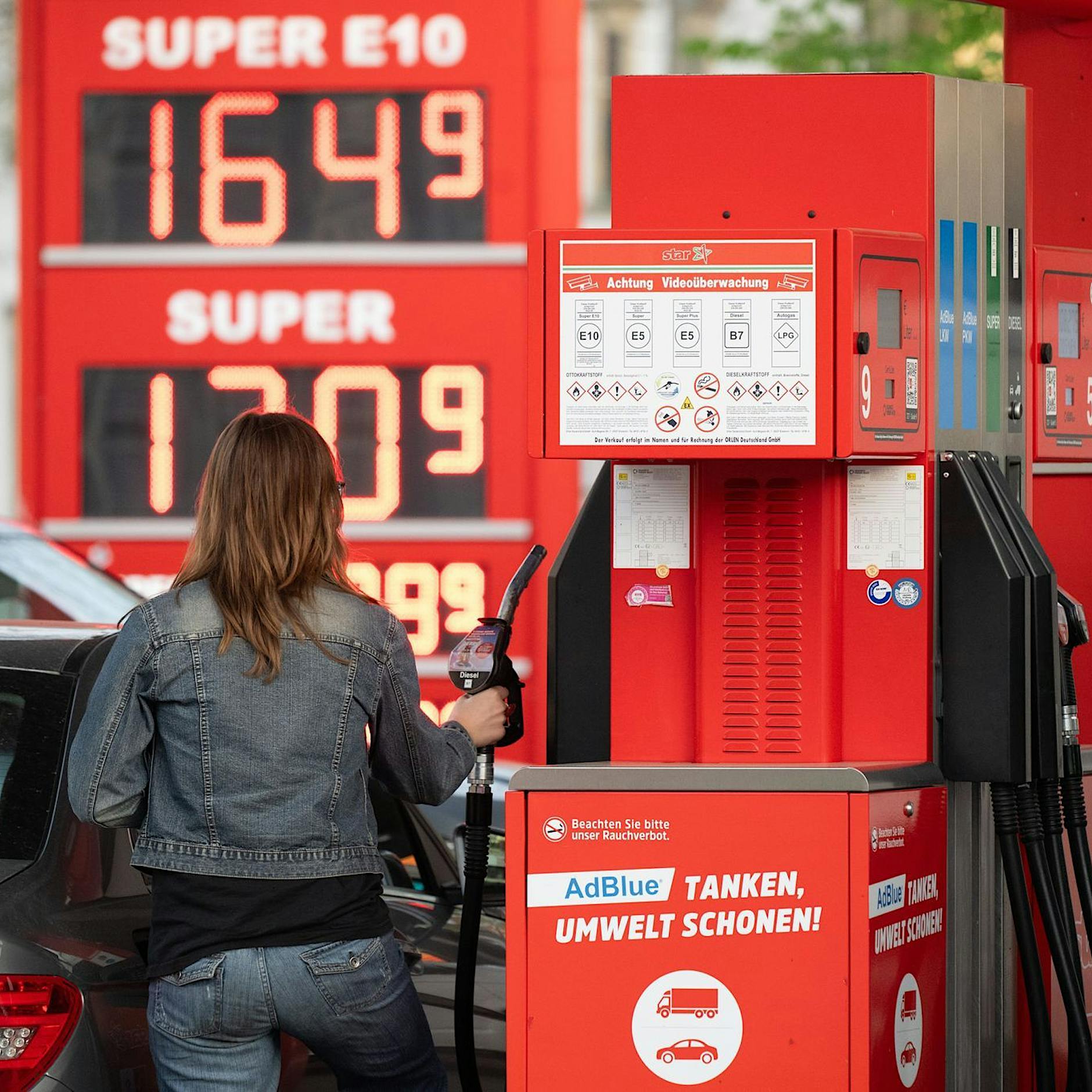 Aktuelle Spritpreise vor Pfingsten: Wo Tanken jetzt am günstigsten ist – und wo nicht