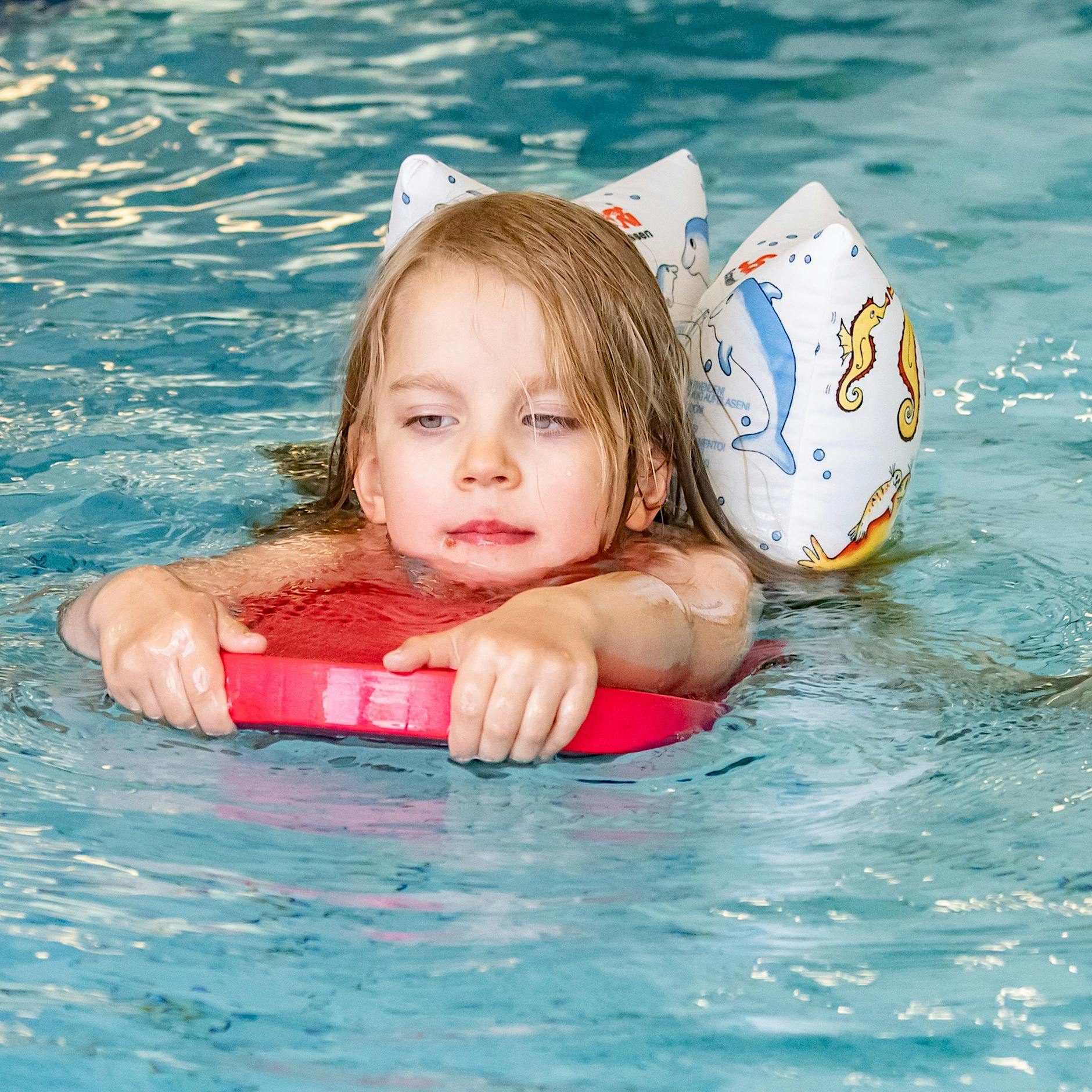 Schwimmkurs in Neukölln: „Haben Sie mein Kind gefragt, ob es schwimmen lernen will?“