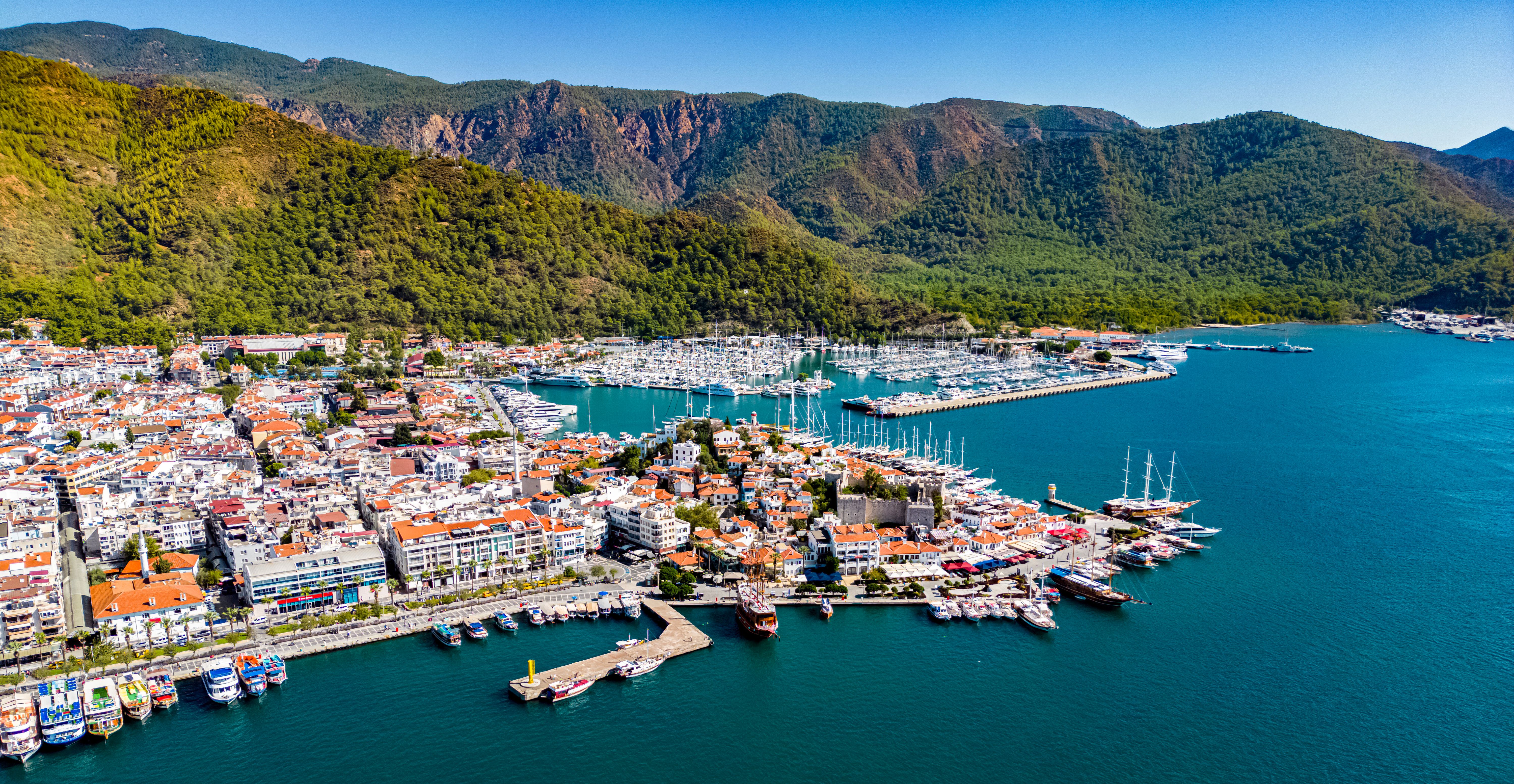 Erdbeben erschüttert Urlaubsort in der Türkei – 14-Jährige stirbt