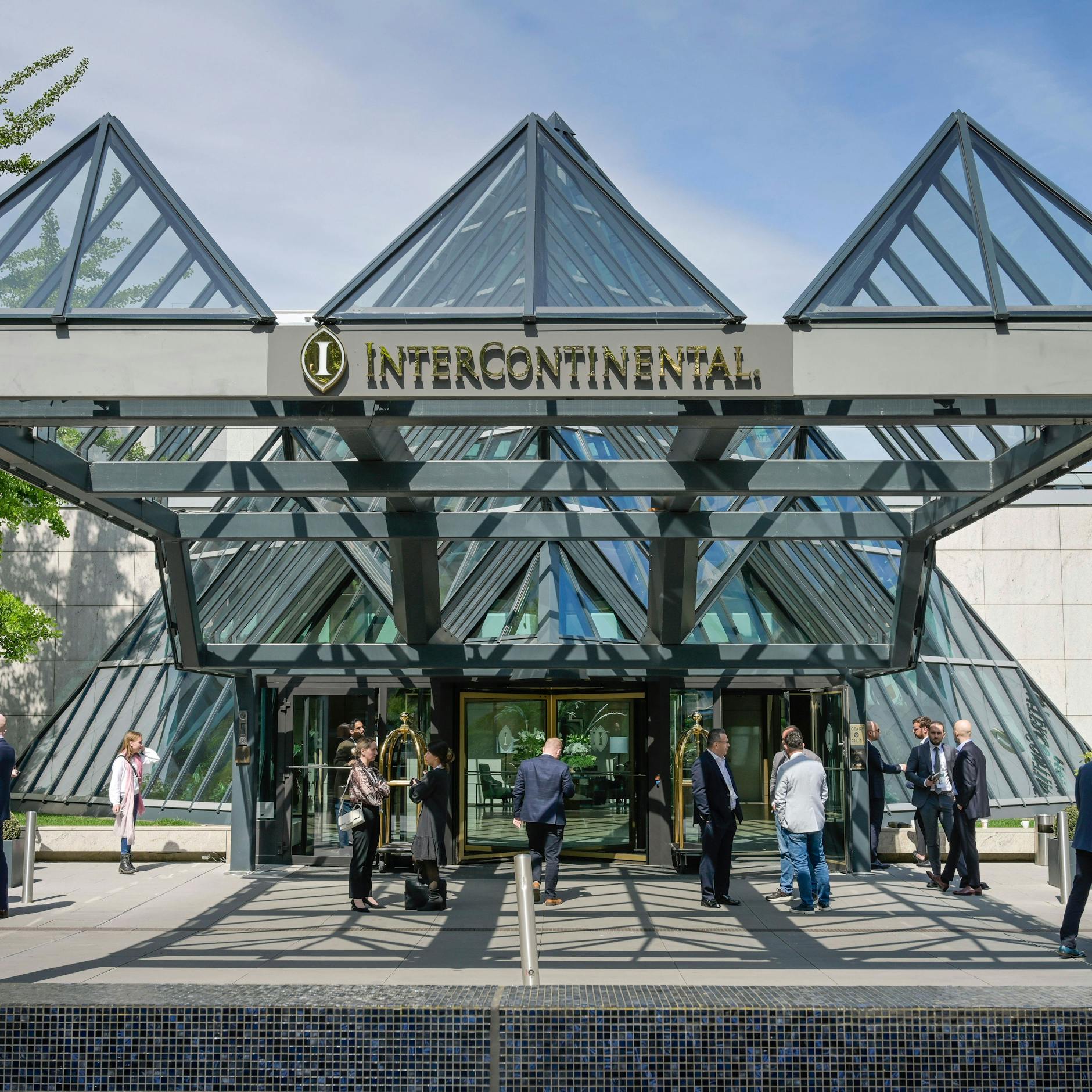 Image - Protest gegen Investoren-Gipfel Superreturn International in Berlin: Im Interconti tagen 46 Billionen Euro