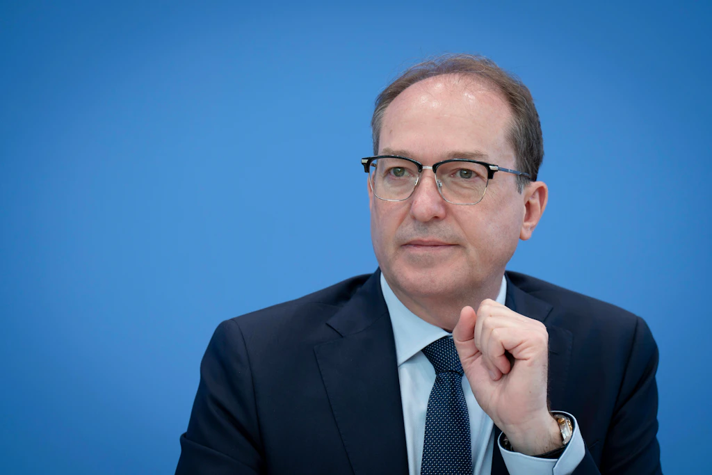 So rechtfertigen Alexander Dobrindt und Söder die Zurückweisung an der Grenze
