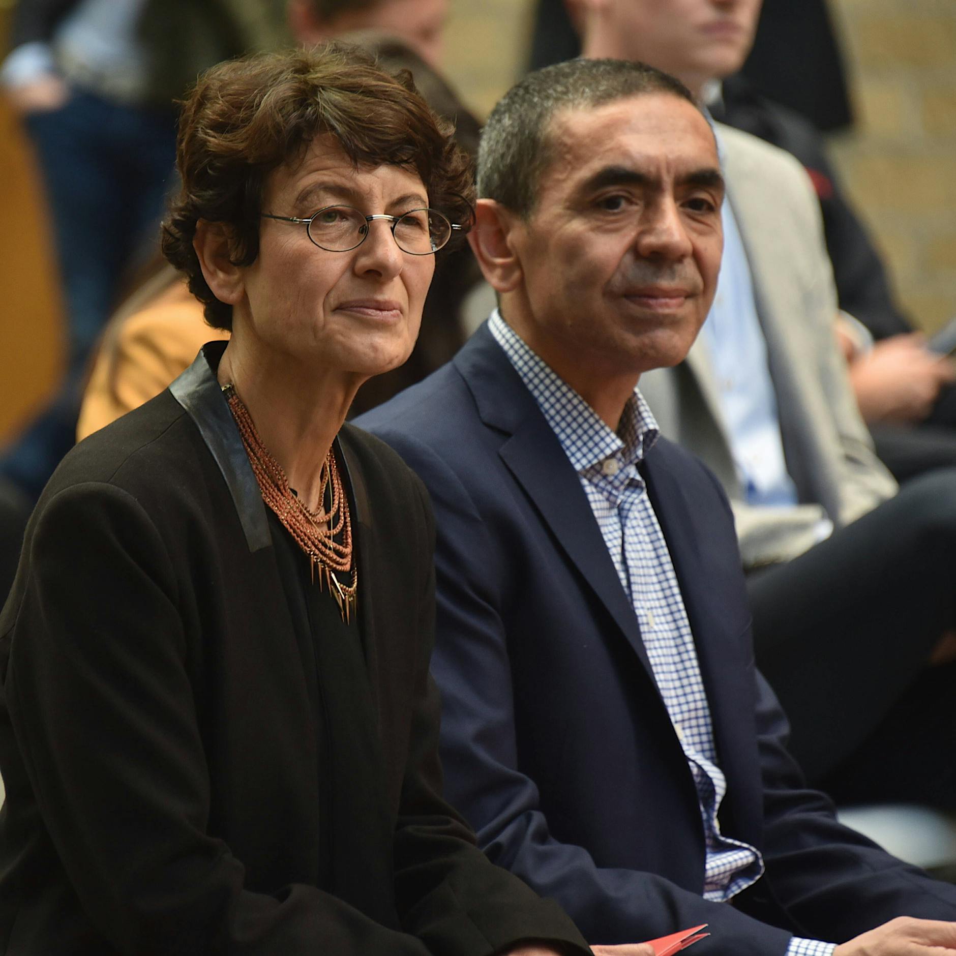 BioNTech-Gründer erhalten Nationalpreis – trotz Sicherheitsbedenken bei mRNA-Impfstoffen