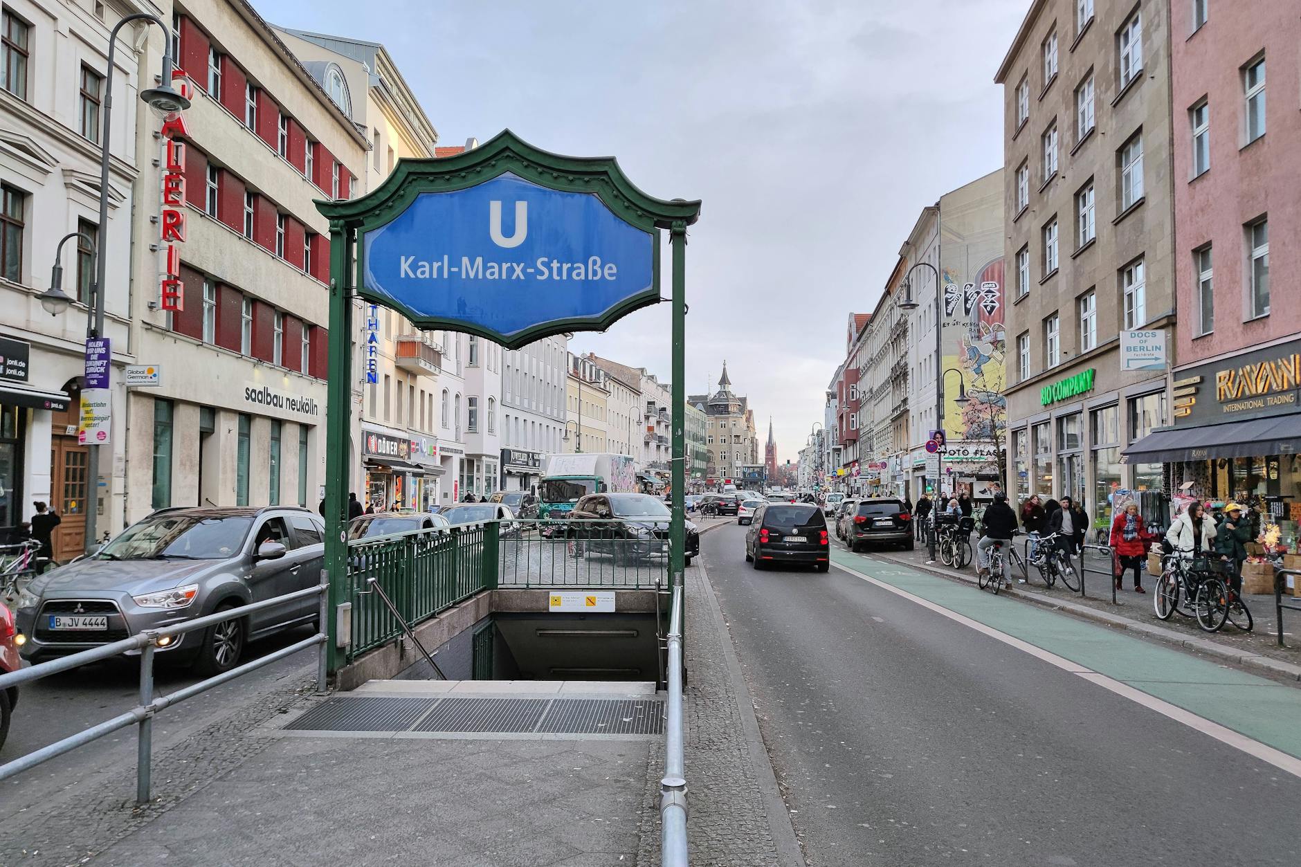 Neukölln: Der Verkehr an der Karl-Marx-Straße wird in der kommenden Woche eingeschränkt sein.