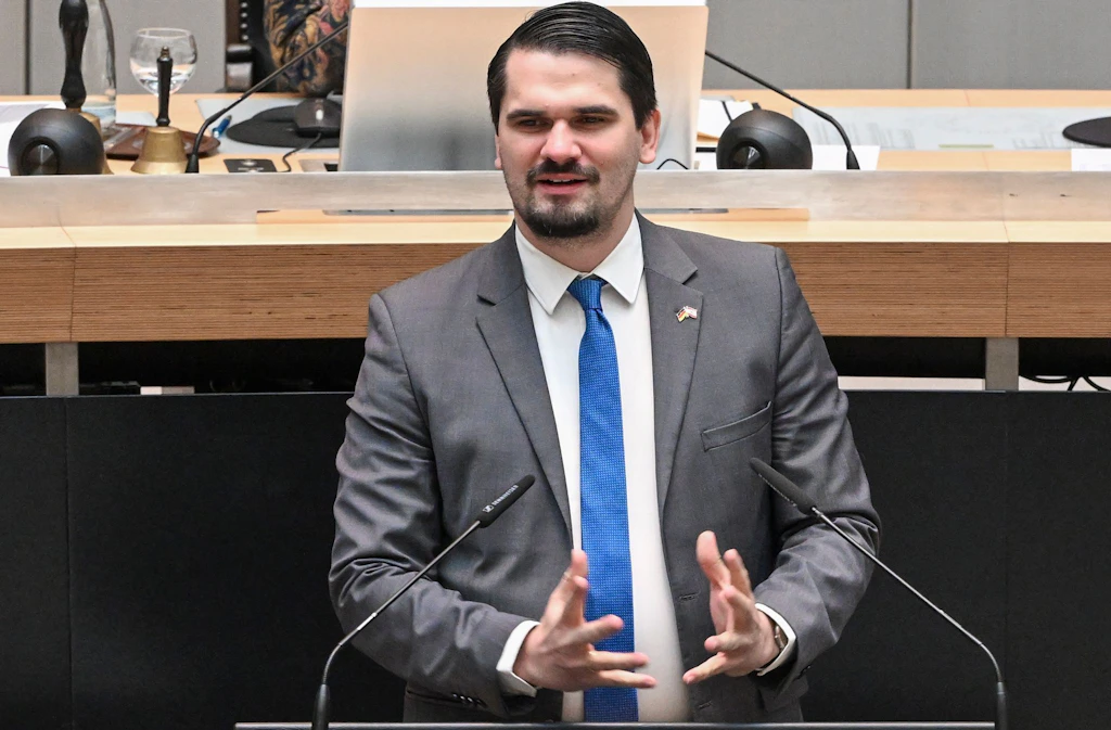 Urteil des Berliner Verfassungsgerichts: Senat muss Vornamen von Messertätern mitteilen