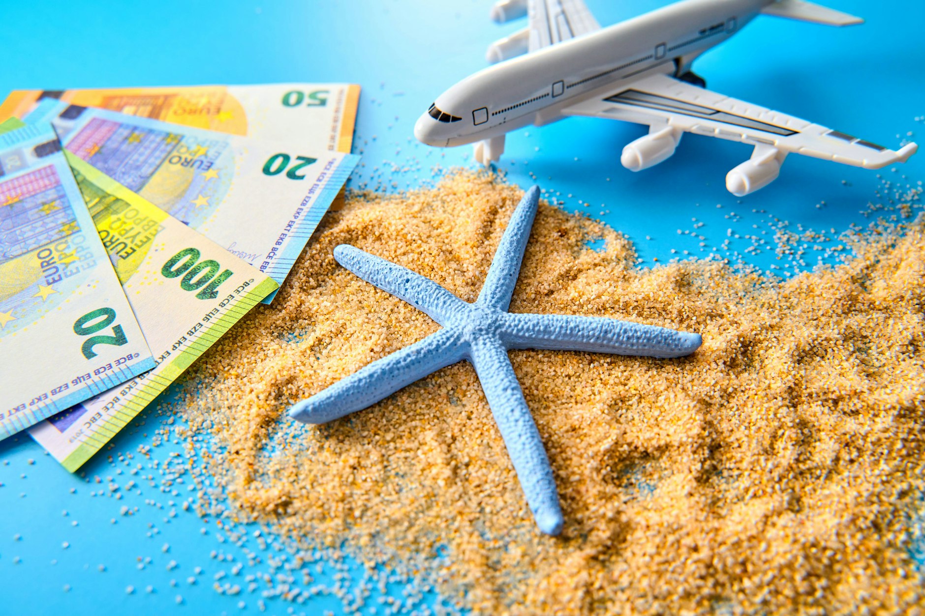Ohne die Extra-Scheine des Urlaubsgelds ist für viele eine größere Reise nicht drin.