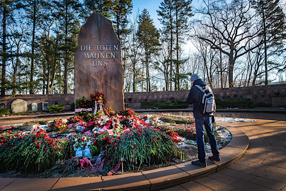 Auf dem Zentralfriedhof Friedrichsfelde in Lichtenberg wird ein neuer Grundwasserbrunnen gebaut.