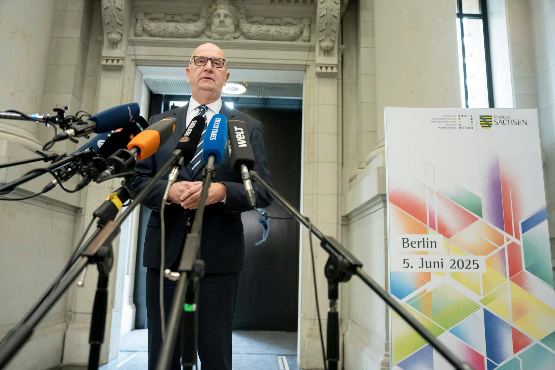 Ministerpräsident Dietmar Woidke verteidigt seine klare Meinung zum Israel-Bekenntnis.