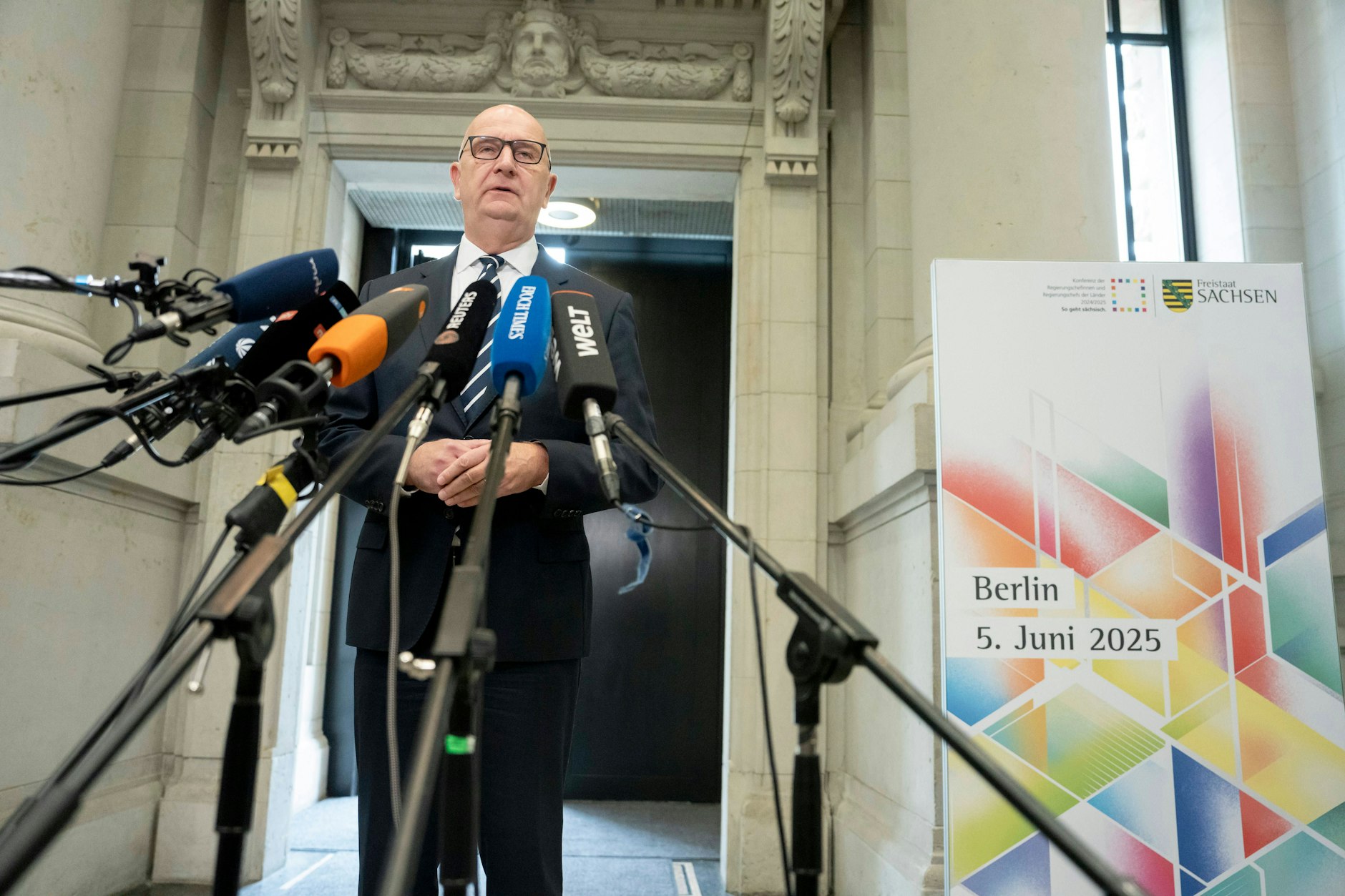 Ministerpräsident Dietmar Woidke verteidigt seine klare Meinung zum Israel-Bekenntnis.