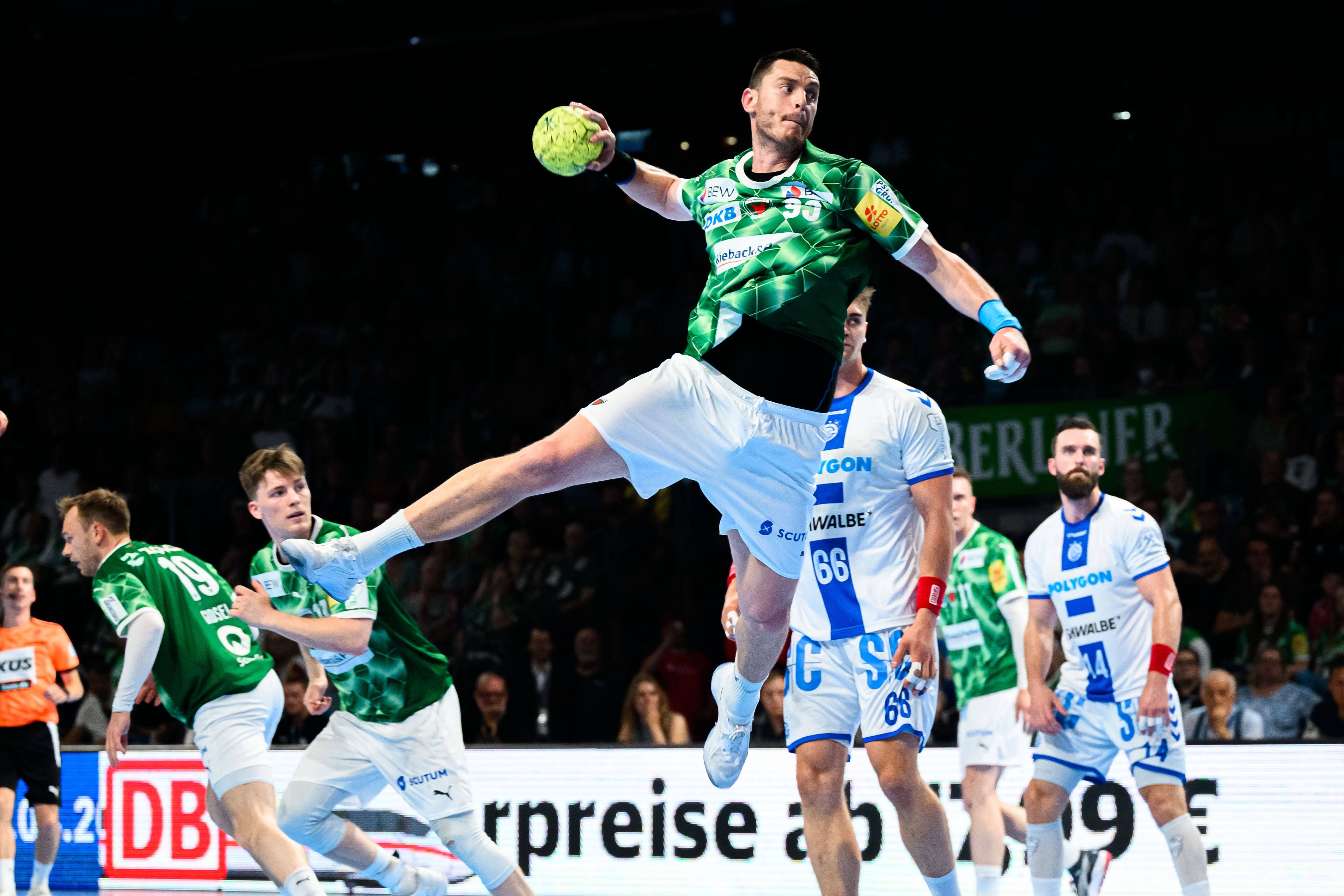 Image - Klarer Sieg gegen Gummersbach: Füchse wieder Tabellenführer