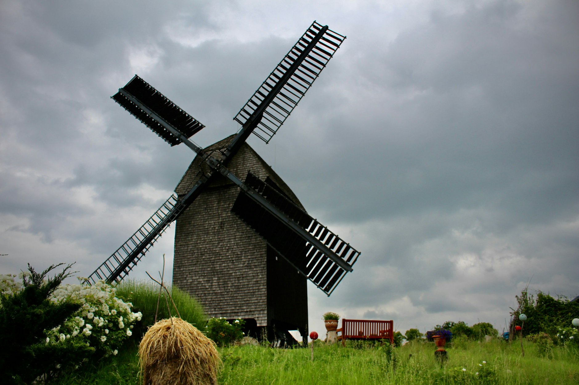 Der Verkauf erfolgt durch den Müller zu den Öffnungszeiten oder nach telefonischer Terminvereinbarung unter: 0176 10536008.