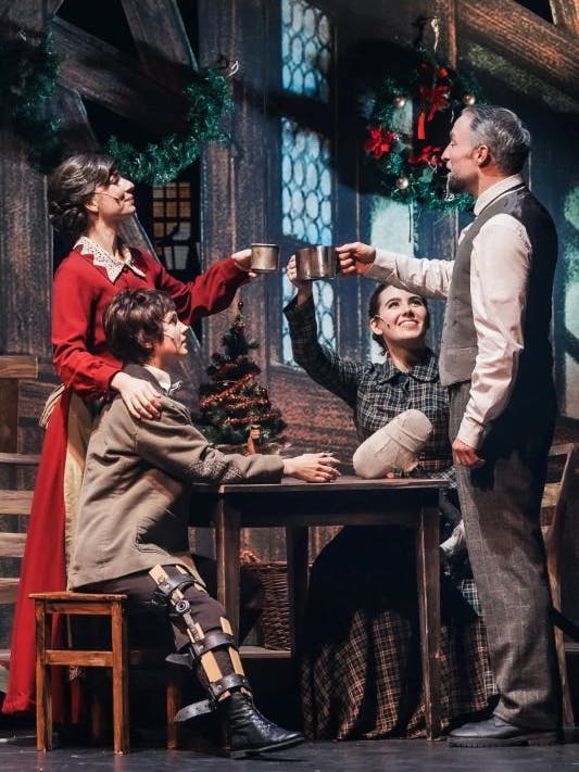 Die Geschichte unterstreicht den wahren Geist der Weihnacht – Freude, Freundlichkeit, Zusammenhalt und das Teilen von Glück mit anderen.