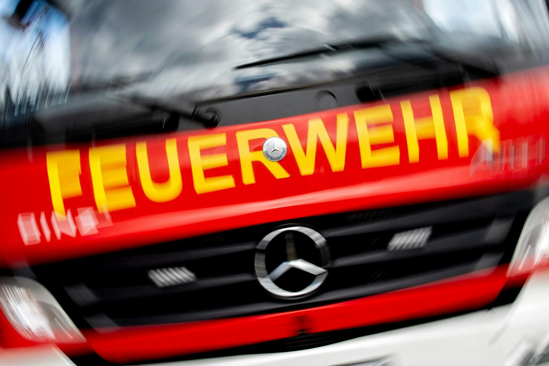 Einsatzfahrzeug der Feuerwehr (Symbolbild)