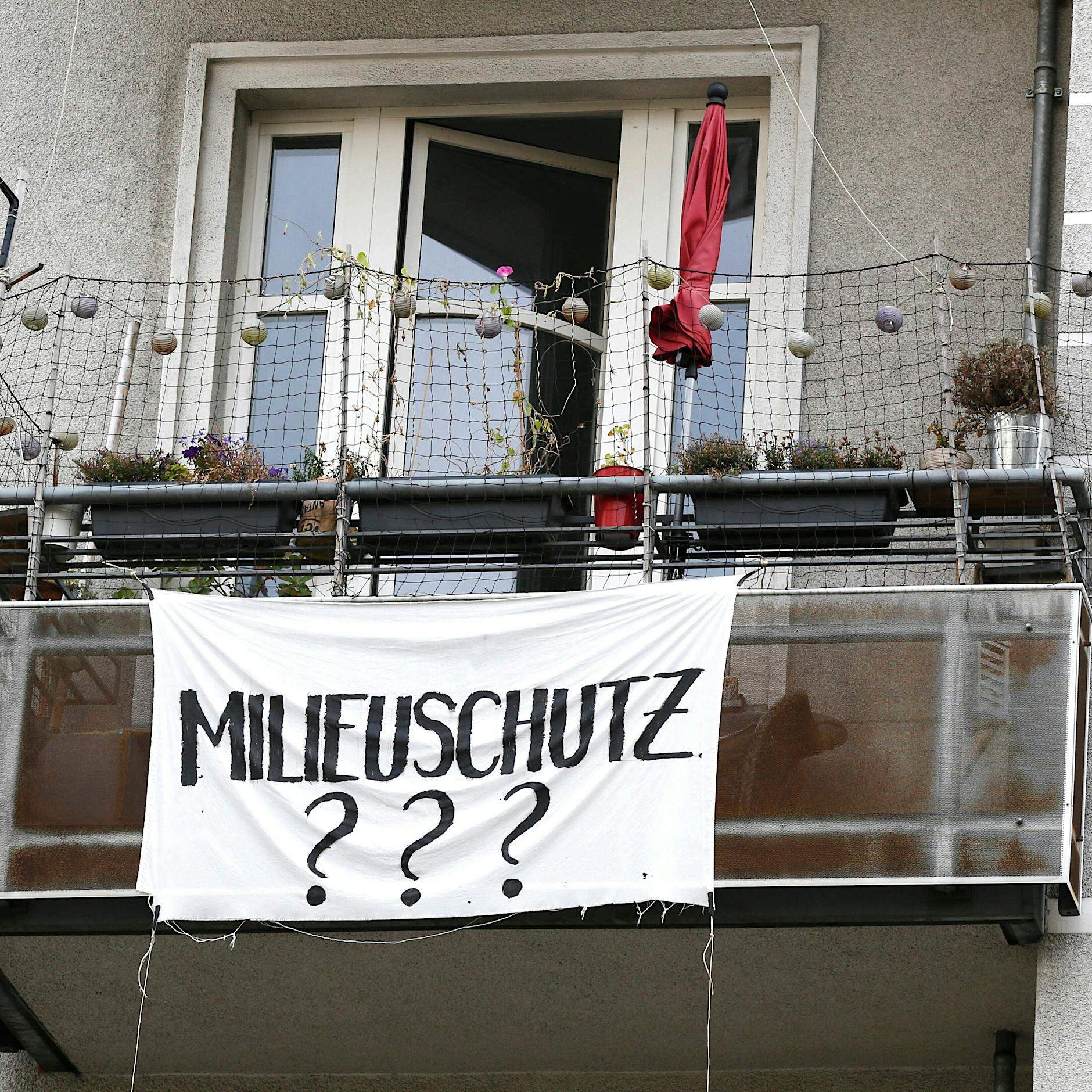 Behördenpingpong statt Vorkauf: Mieter bangen um Haus an der Warschauer/Kopernikusstraße in Friedrichshain