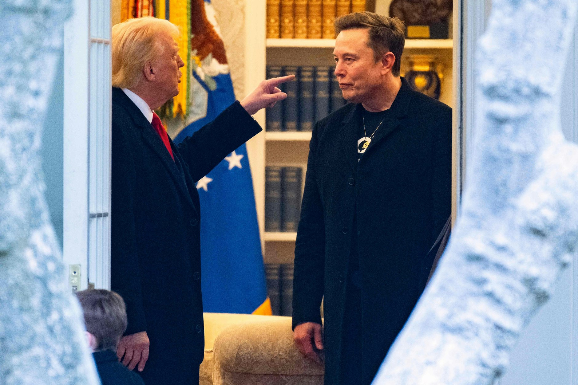 US-Präsident Donald Trump (l.) und der Unternehmer Elon Musk haben sich zerstritten.