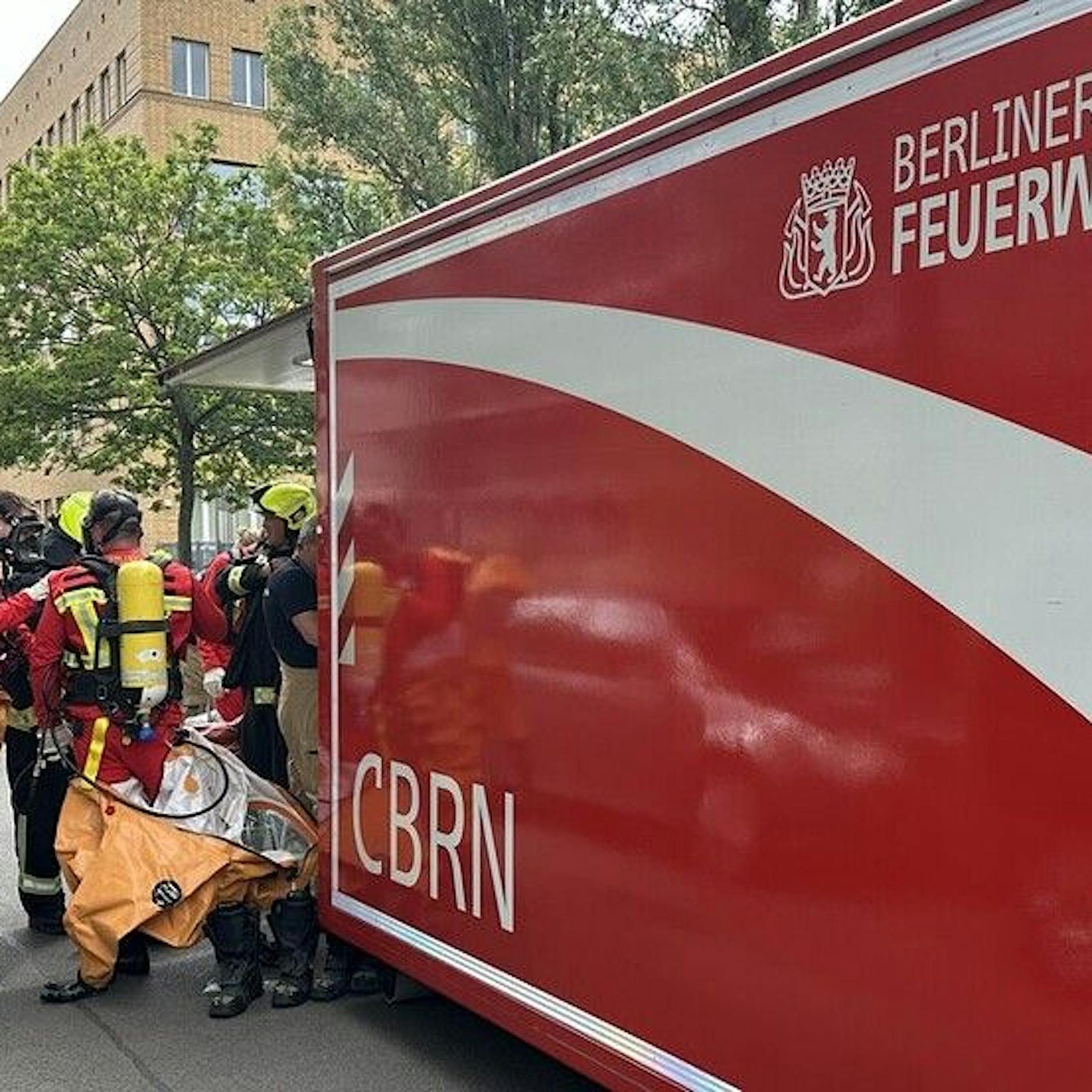 Giftiges Gas tritt in Tiefgarage in Wilmersdorf aus: Feuerwehr im Einsatz