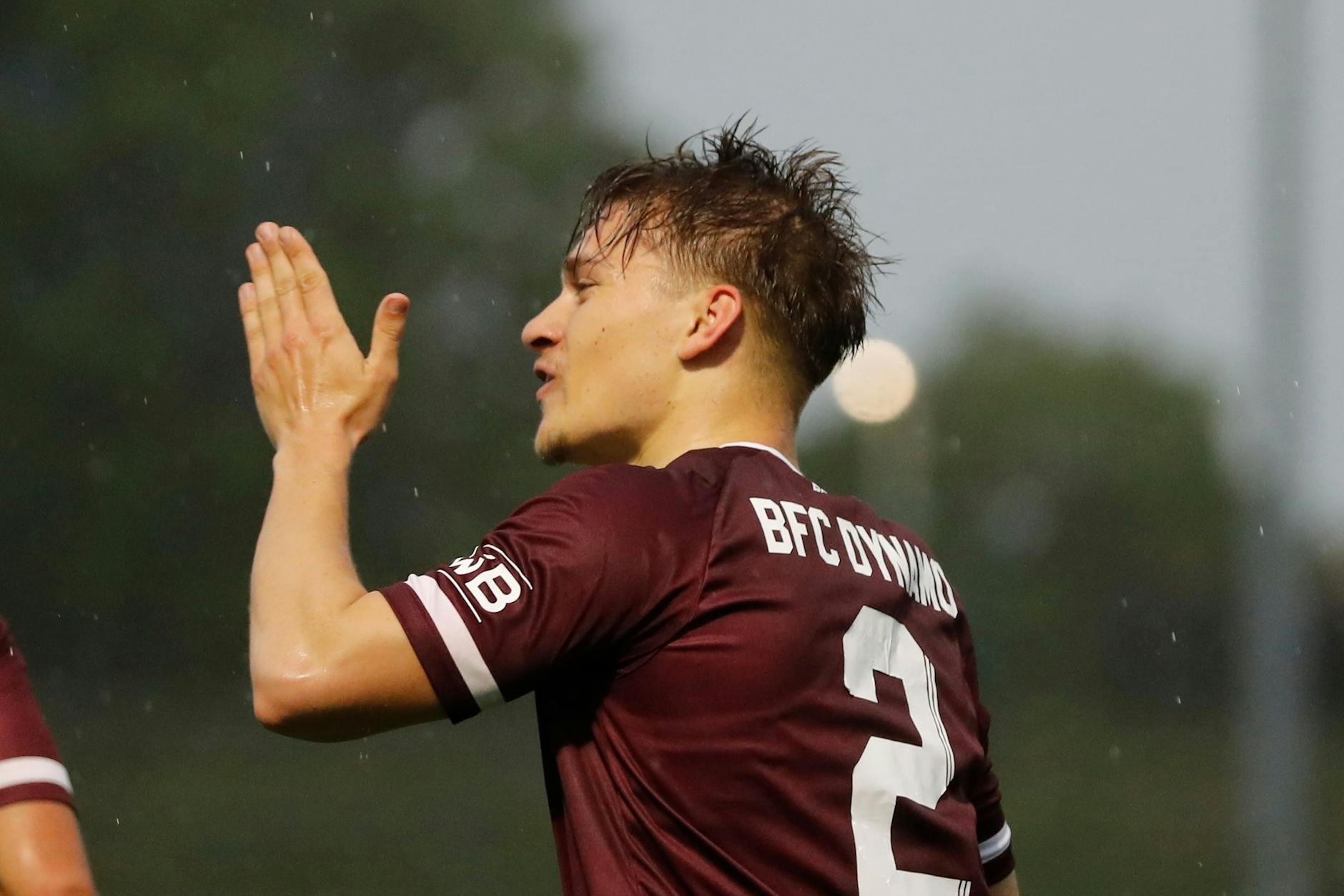 John Liebelt zeigt es an: Nach viel Pech zu Beginn seiner Rückkehr ging sein Weg beim BFC Dynamo zuletzt immer nur nach oben.