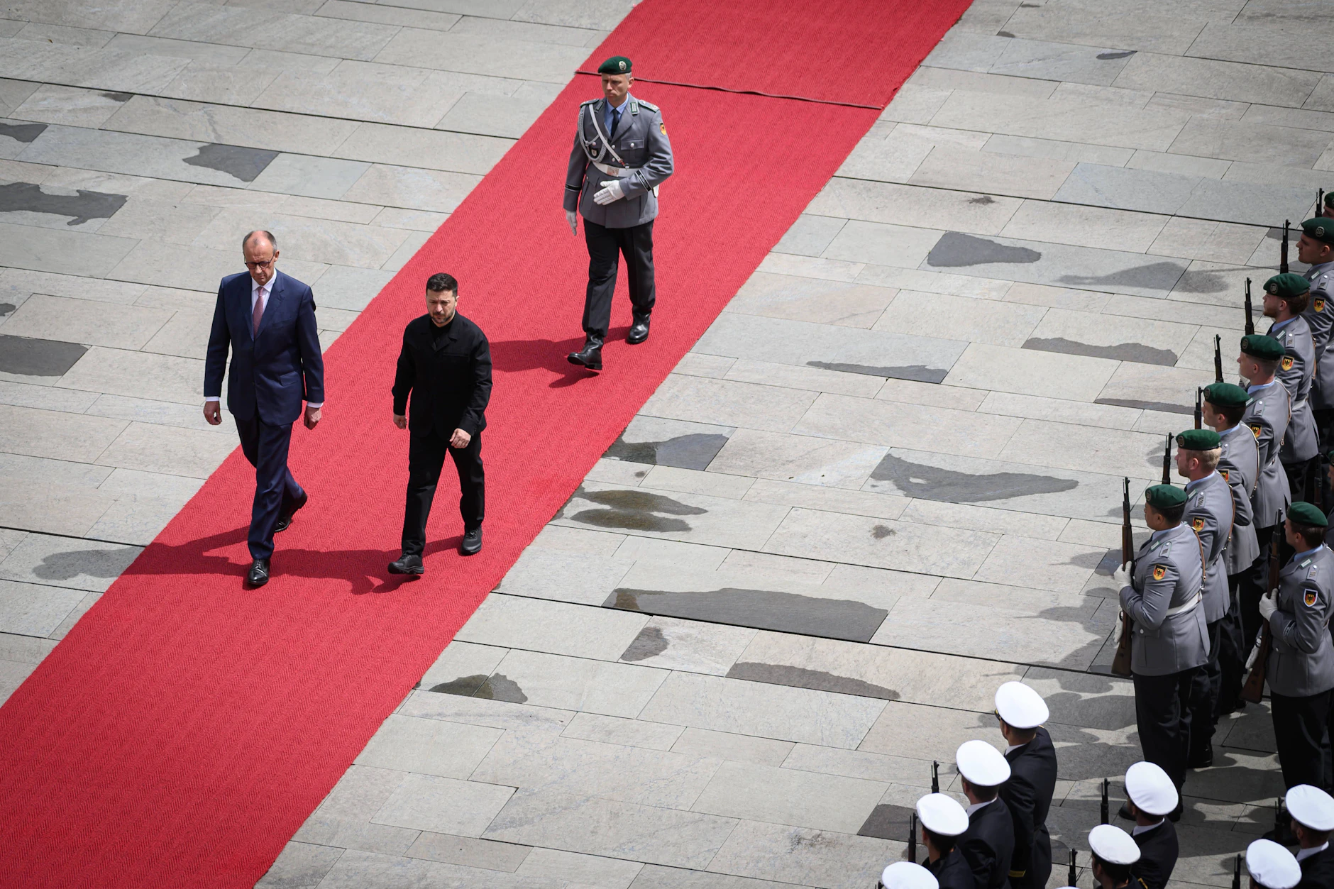 Merz empfängt Selenskyj im Kanzleramt. Seit Beginn des Kriegs in der Ukraine sind sich die europäischen Rüstungsausgaben stark gestiegen.