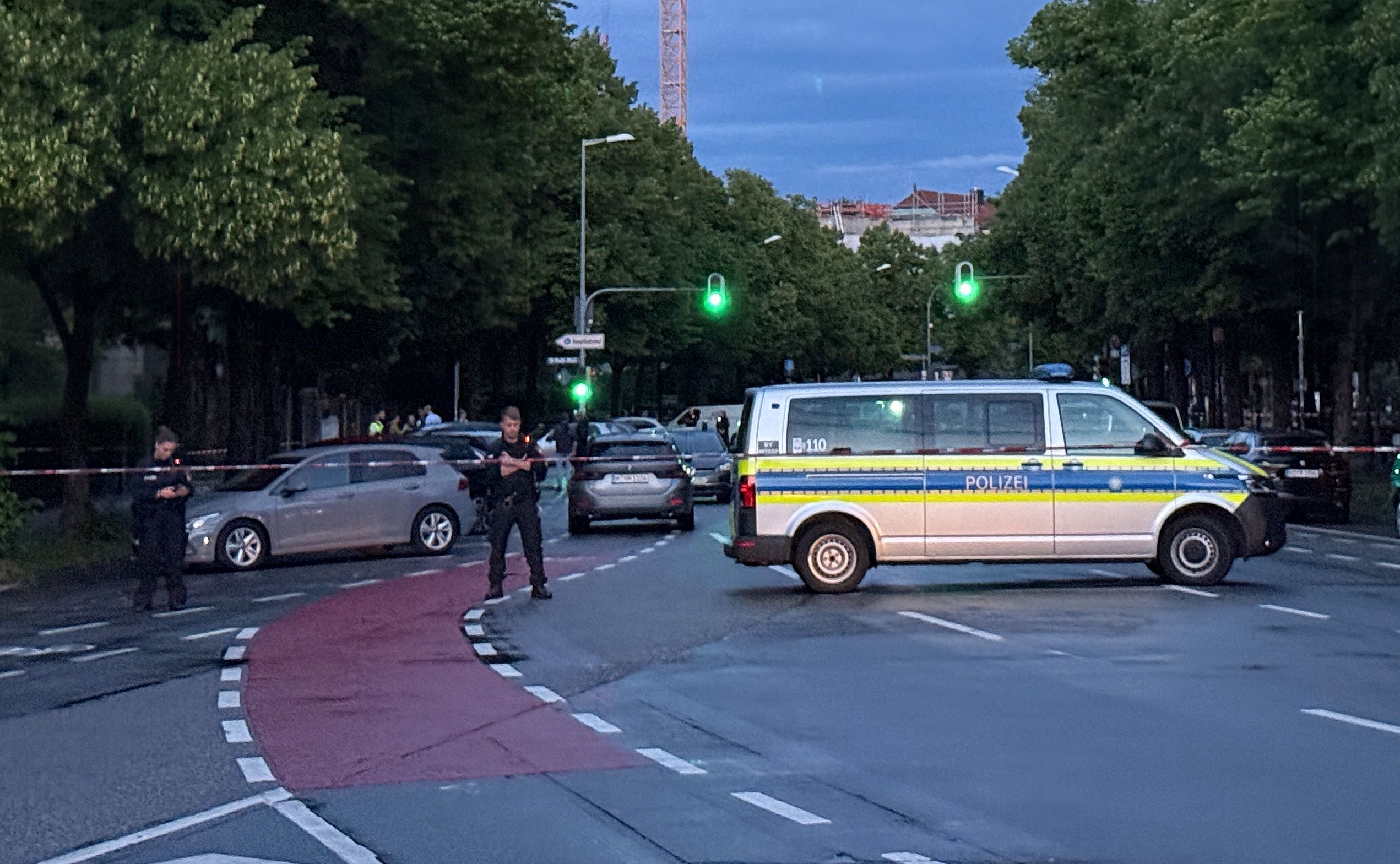 Image - München: Frau sticht auf Menschen ein – Polizei erschießt sie