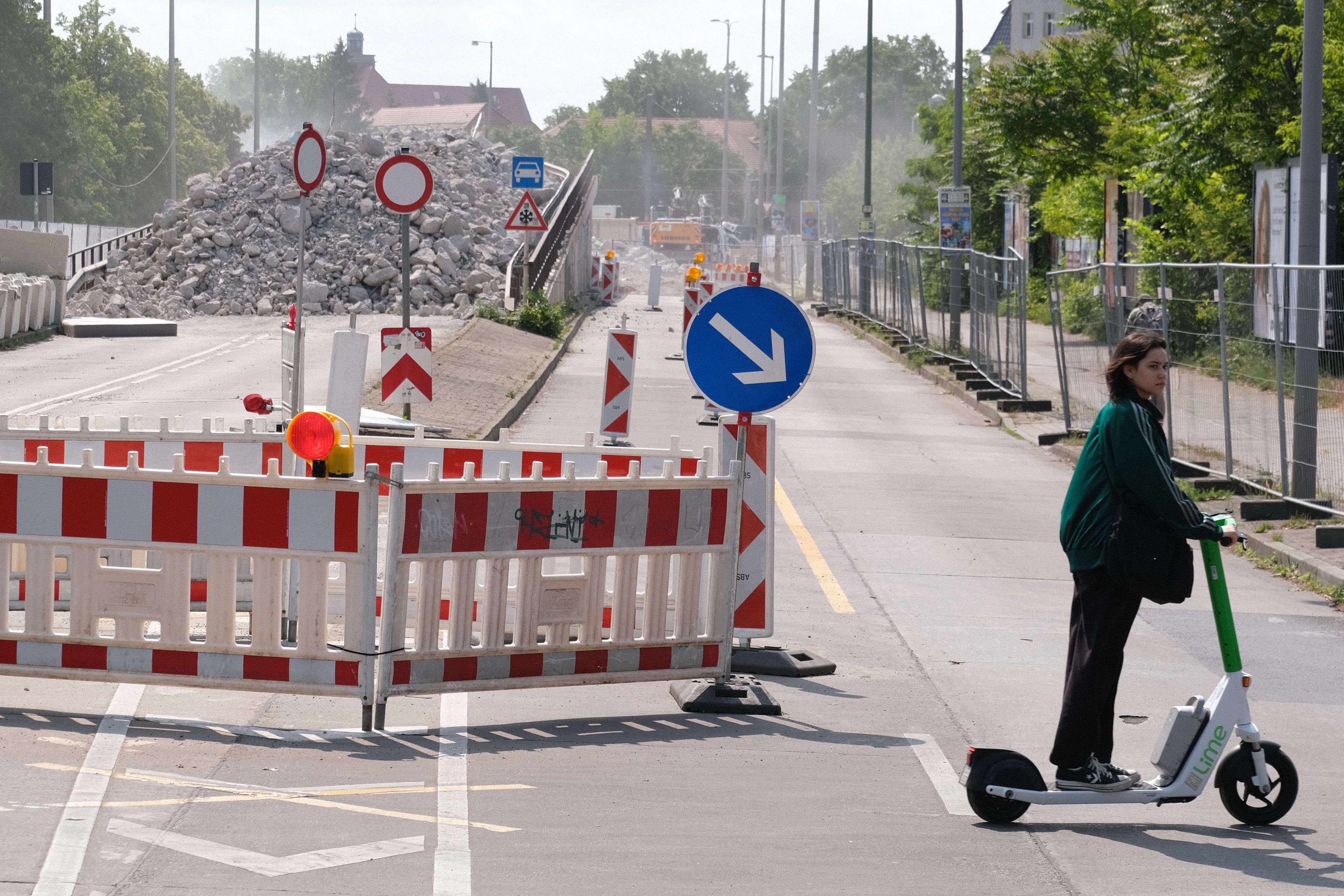 Image - Marode Brücke an der Wuhlheide: Der Verkehr rollt endlich wieder!