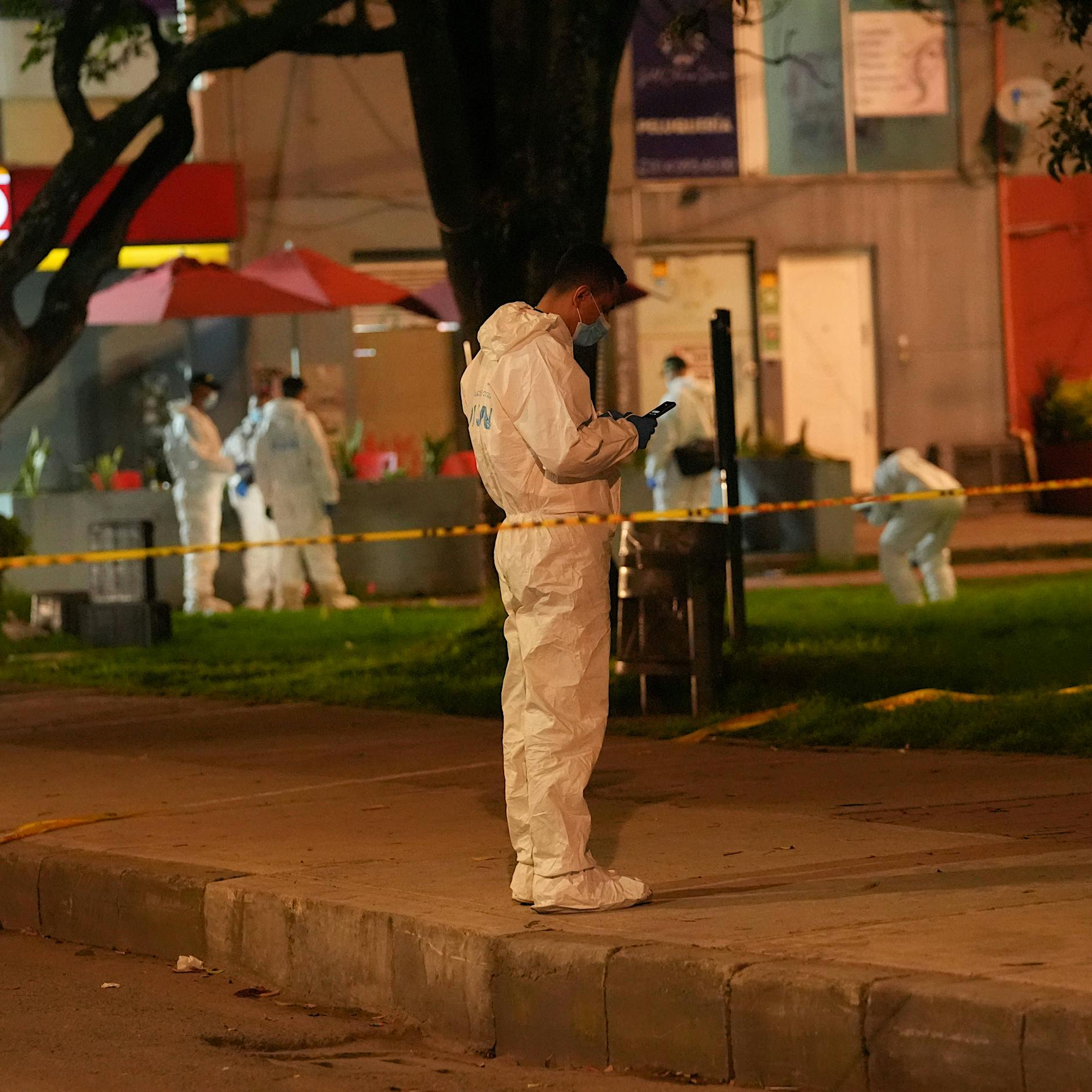 Schüsse während Wahlkampfrede: Präsidentschaftskandidat Uribe in Bogotá schwer verletzt (Video)