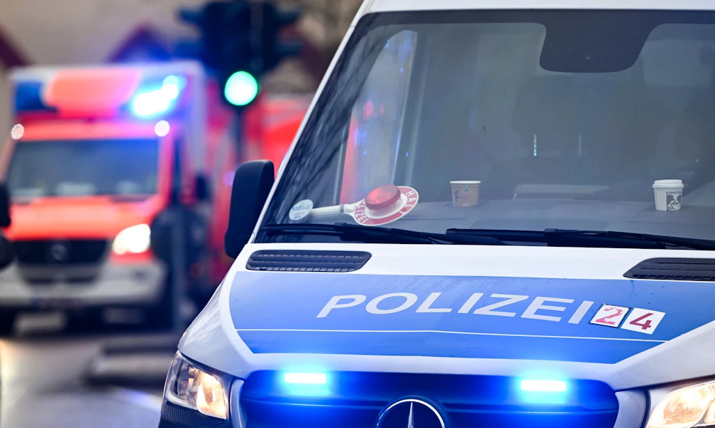 Kaufte zuvor Messer und Schere: Messerattacke in Berliner Supermarkt – Senior verletzt