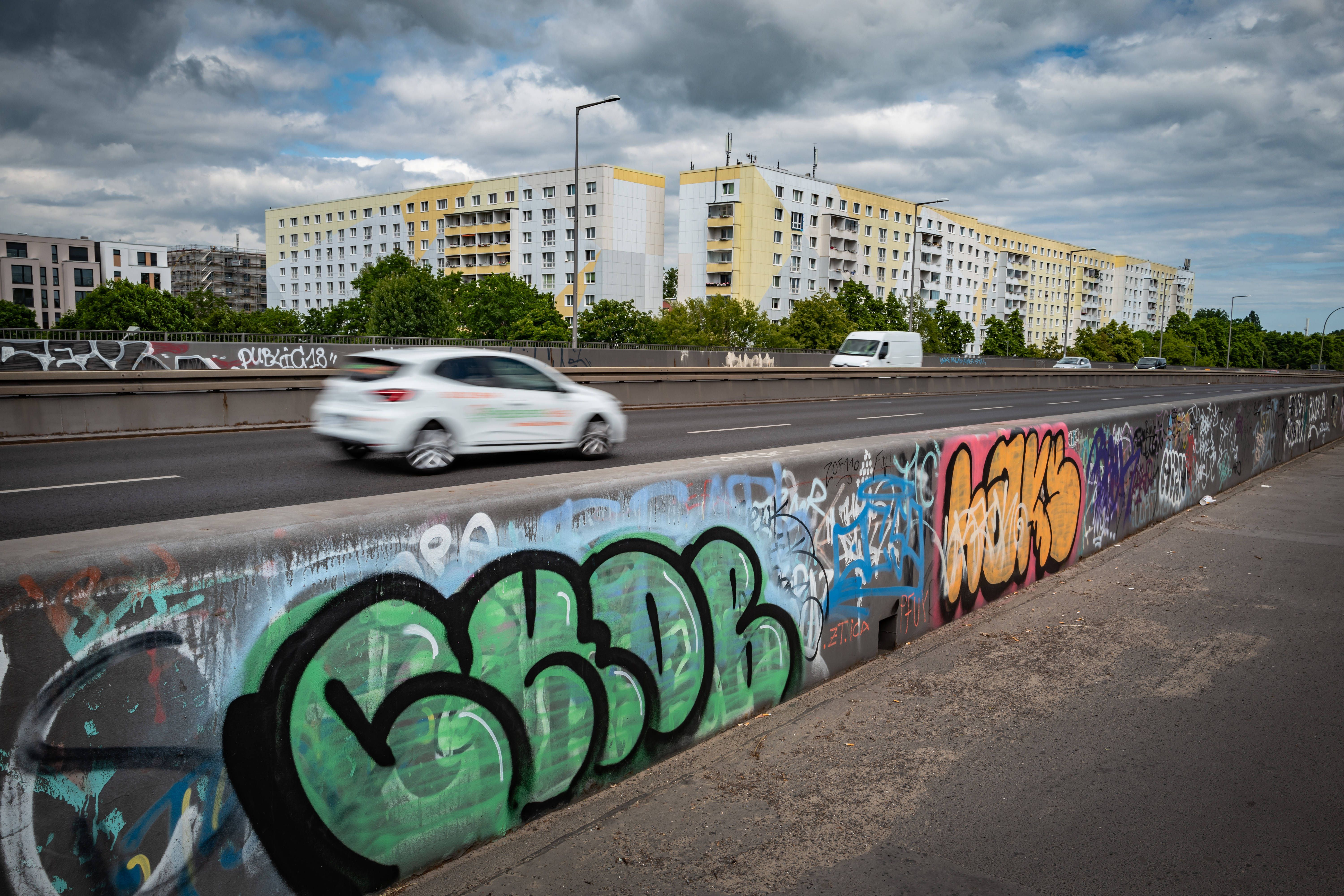 Tempo 30 auf Hauptstraßen: Berlin will nachts Autos einbremsen
