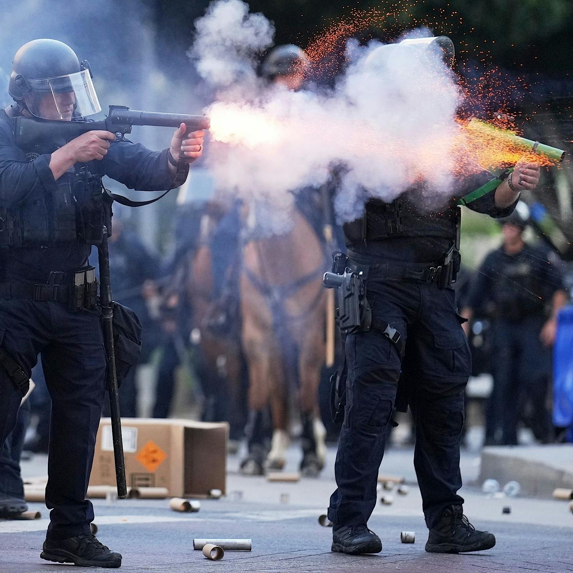 Die heftigsten Szenen der LA-Proteste: Reporterin angeschossen, Pferde trampeln auf Mann am Boden