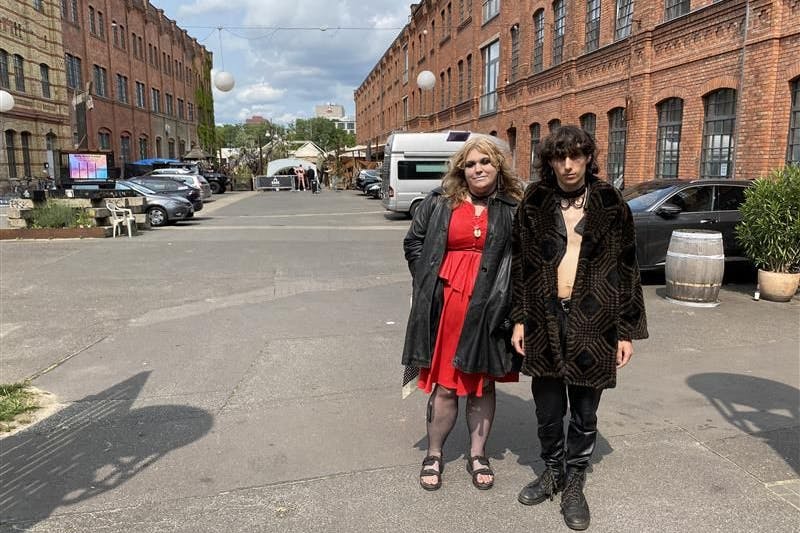 Ellen (25) und Mick (21) gehen gerne zu sexpositiven Veranstaltungen, weil sie hier auf besonders offene Menschen treffen.