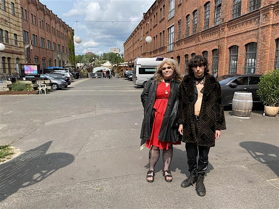 Pfingsten auf Berliner Art: Lack, Leder und nackte Haut beim Kinky Beach Festival