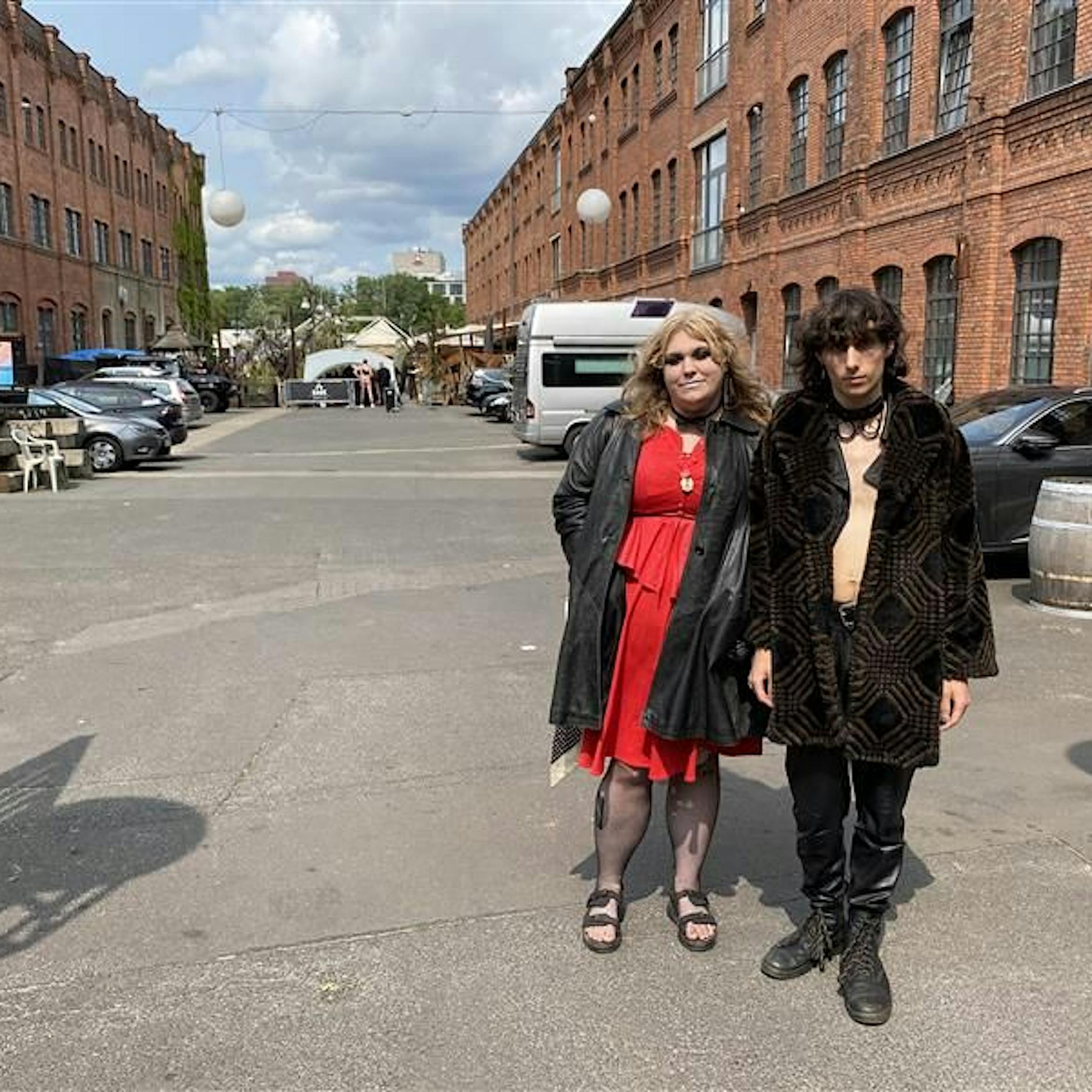 Pfingsten auf Berliner Art: Lack, Leder und nackte Haut beim Kinky Beach Festival