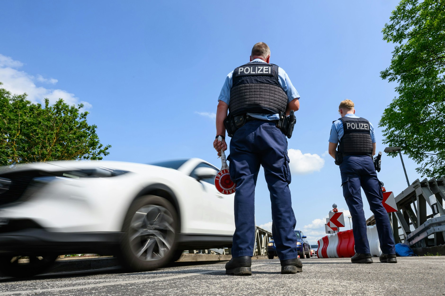 Die Bundesregierung hat die Grenzkontrollen verschärft, mit zum Teil juristischen Folgen.