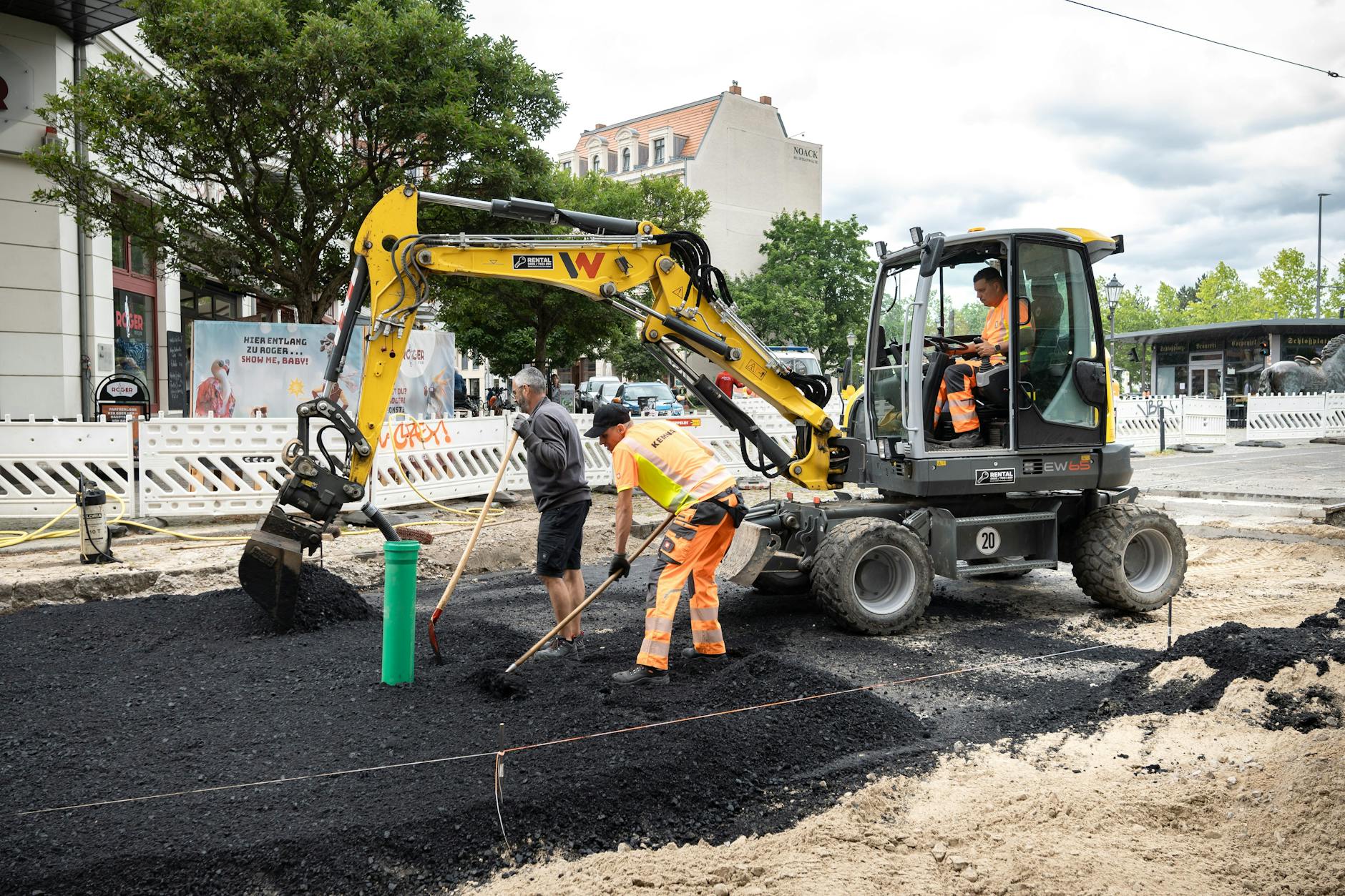 Bagger statt Bahn: In der Köpenicker Altstadt wird gebaut.