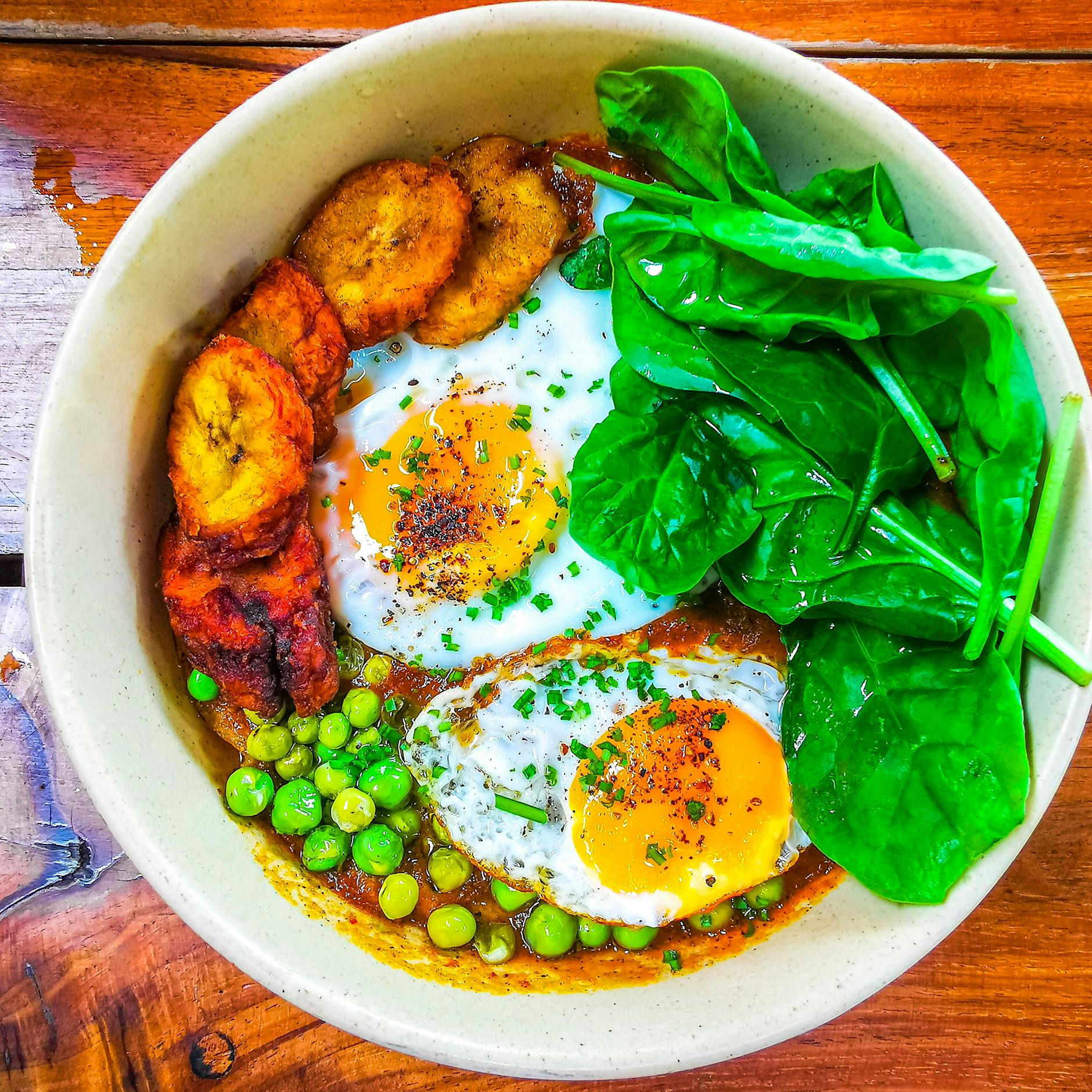 Das Beste vom Tag: Würzige Reste-Pfanne mit Ei und Käse