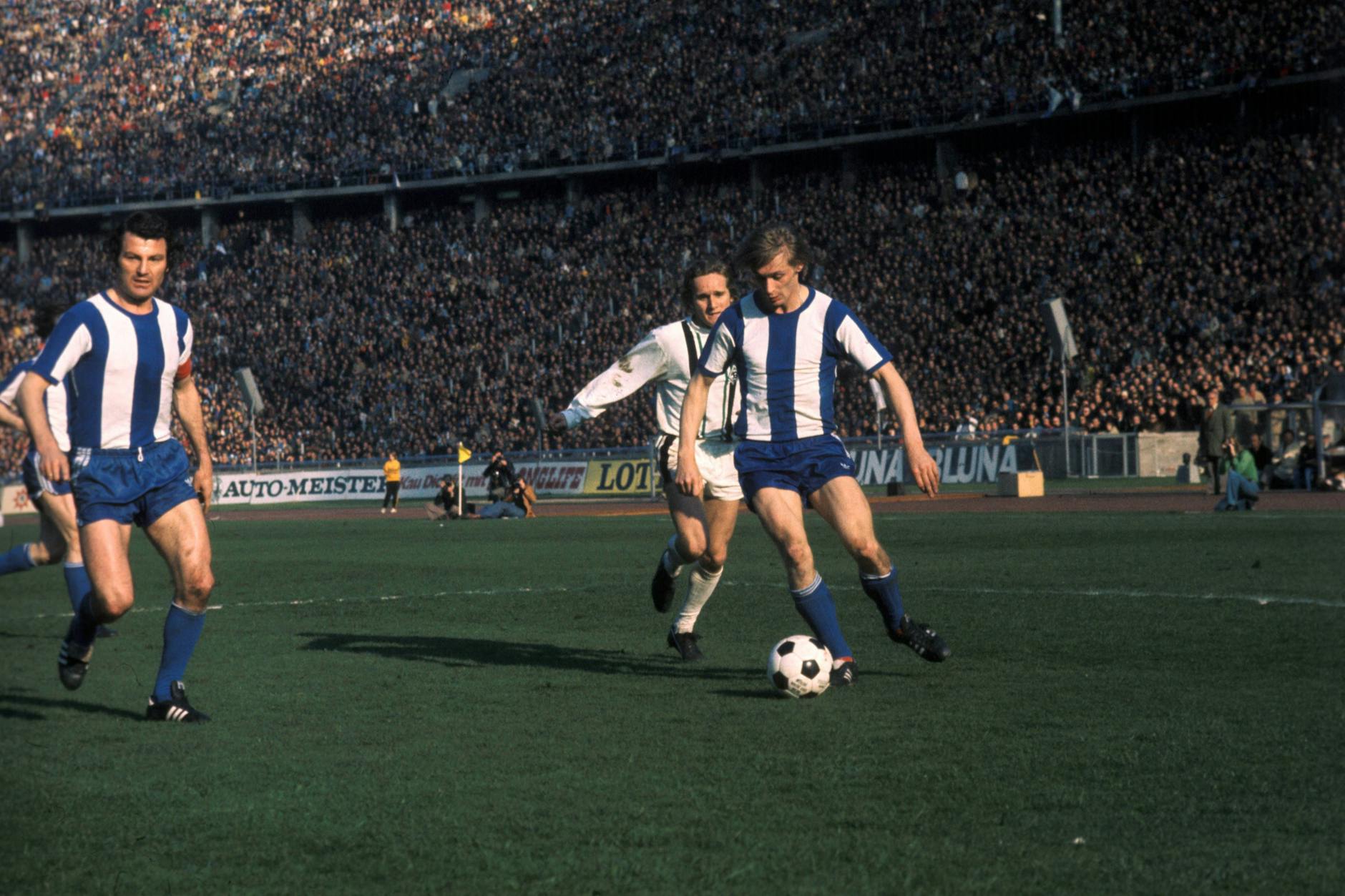 81.000 Zuschauer feierten 1975 den 2:1 Sieg von Hertha BSC gegen den späteren Meister Borussia Mönchengladbach im Olympiastadion.