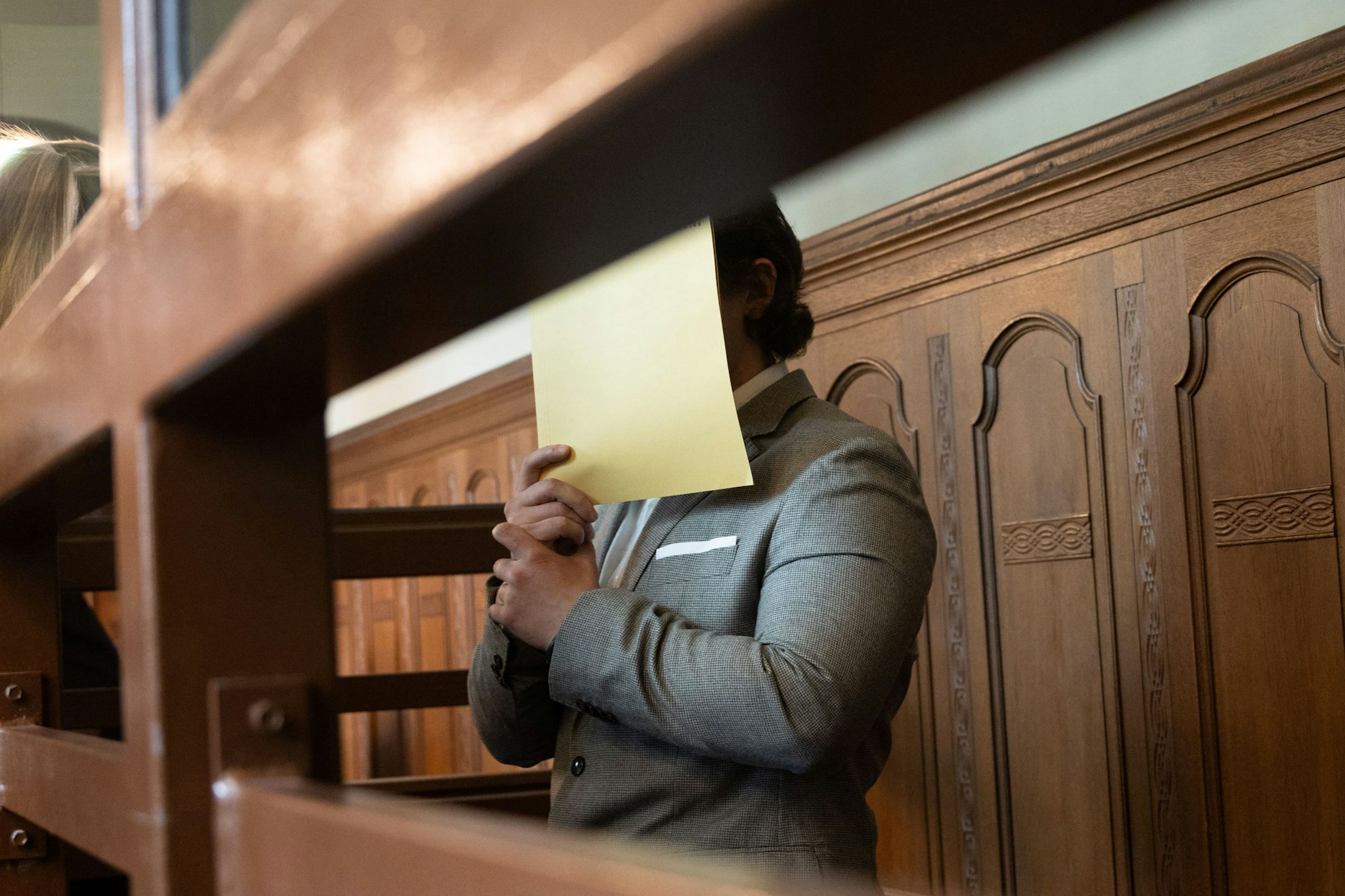 Das mutmaßliche Führungsmitglied des Balkan-Kartells, Nikola V., muss sich in Berlin wegen versuchten Mordes verantworten.