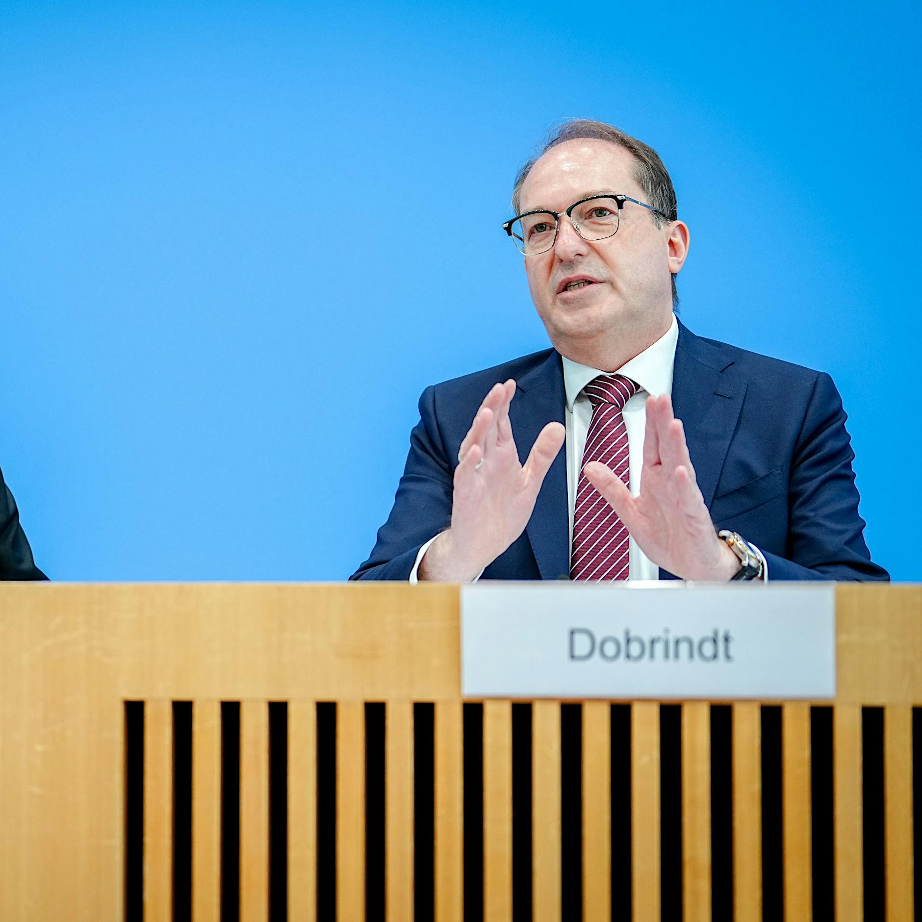 Verfassungsschutz-Bericht: Zahl der Rechtsextremisten deutlich gestiegen – auch in der AfD