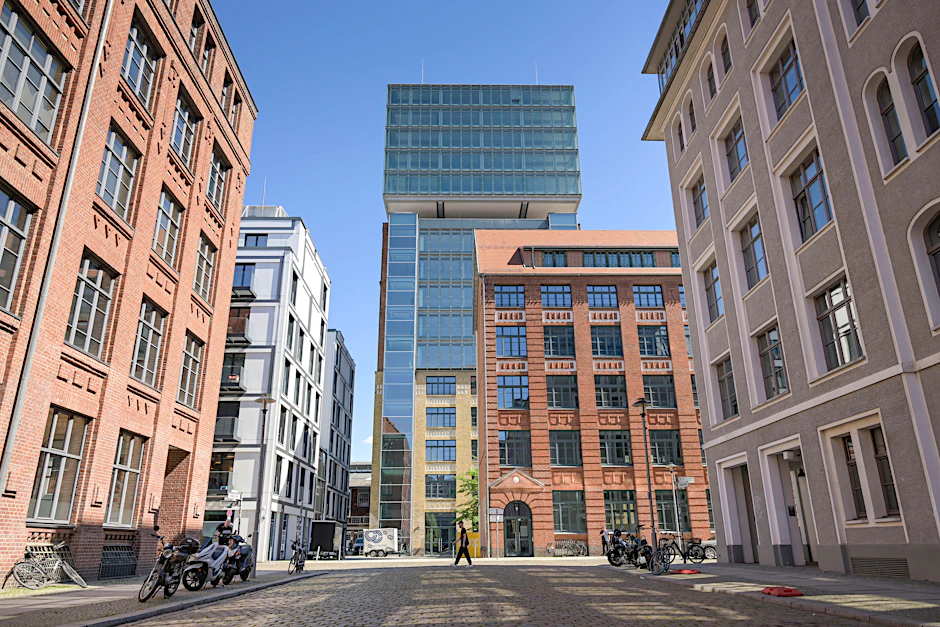 Das House of Games soll neben dem Lux-Tower an der Warschauer Brücke in Friedrichshain im Frühjahr 2026 eröffnen.