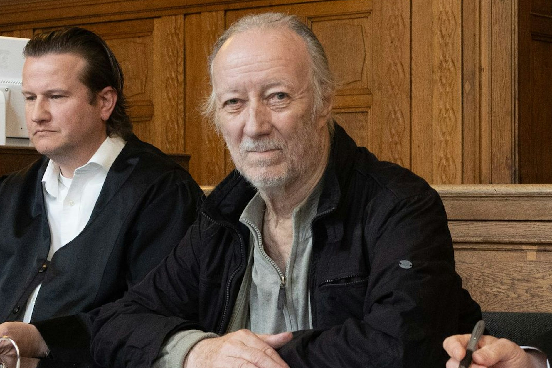 Dr. Wolfgang Conzelmann (76) vor Gericht. Er soll Robert Habeck beleidigt haben. Jetzt wurde der Arzt getötet.